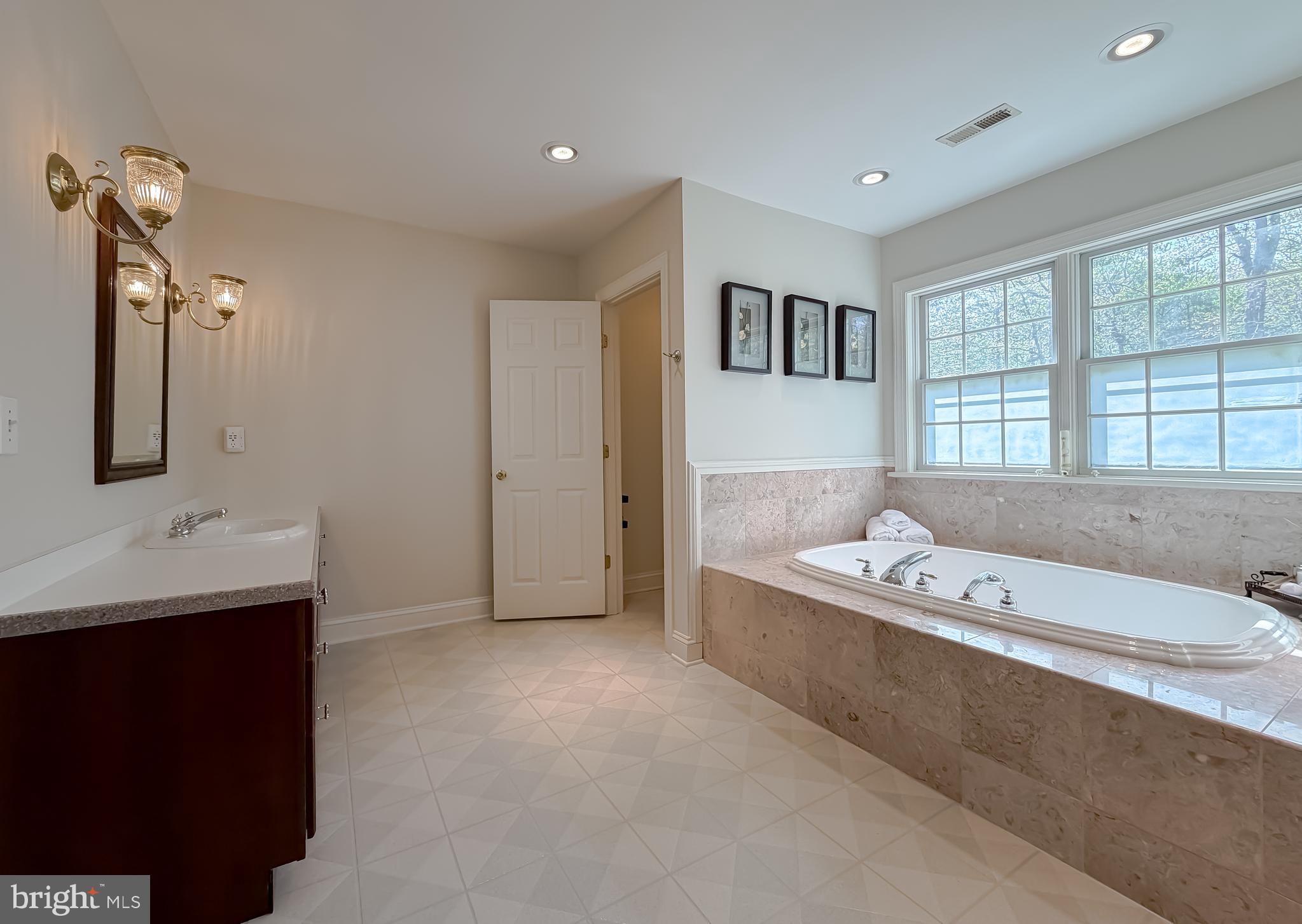 CHESTNUT HILLS - Residential