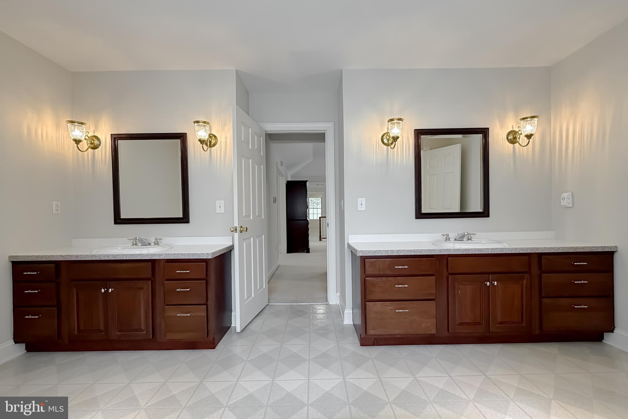 CHESTNUT HILLS - Residential