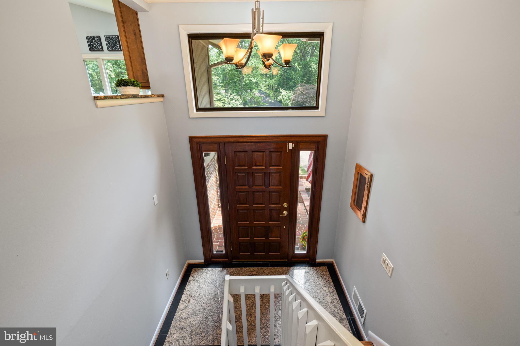 2404 SUGARBERRY COURT