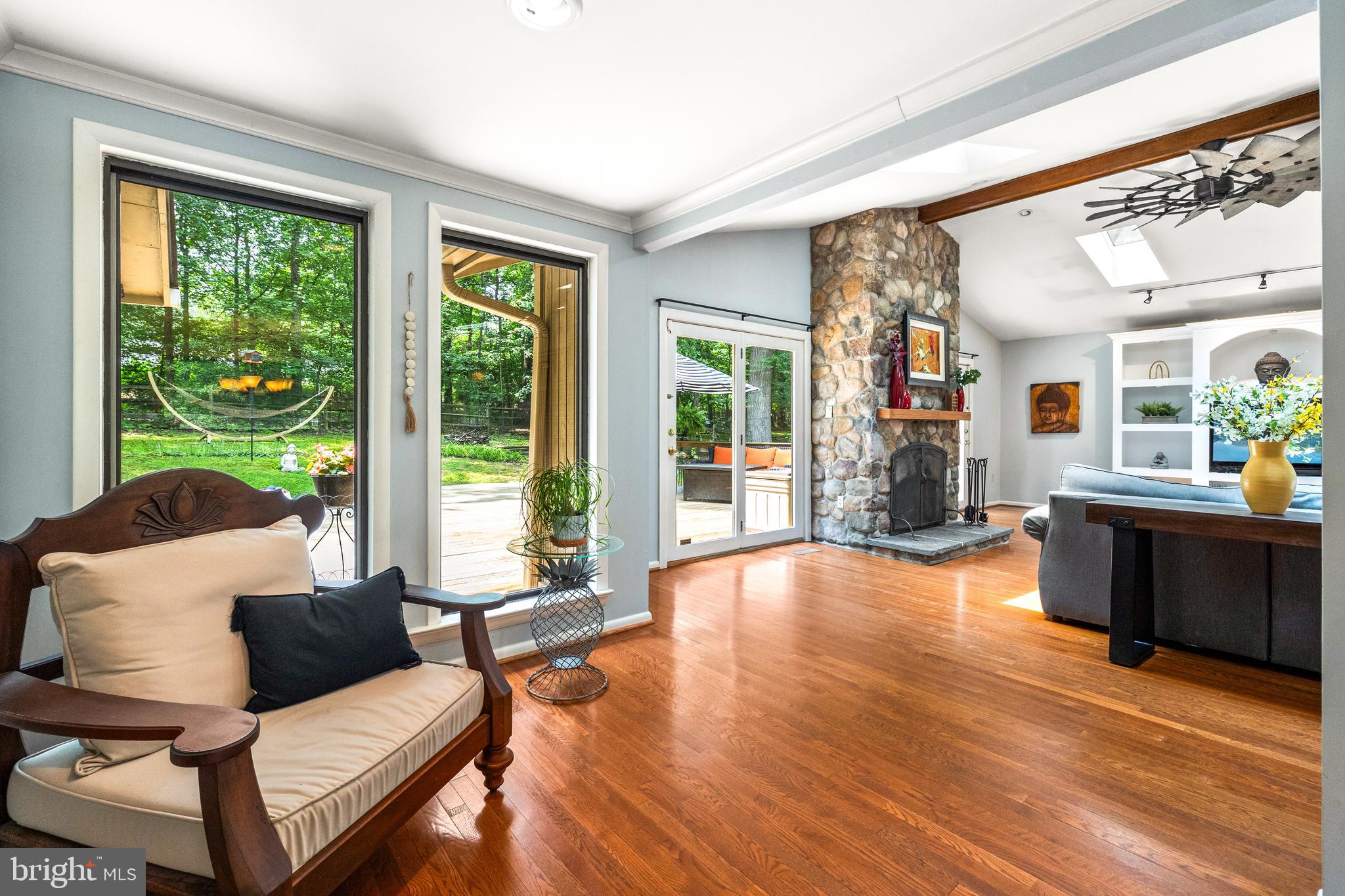 2404 SUGARBERRY COURT