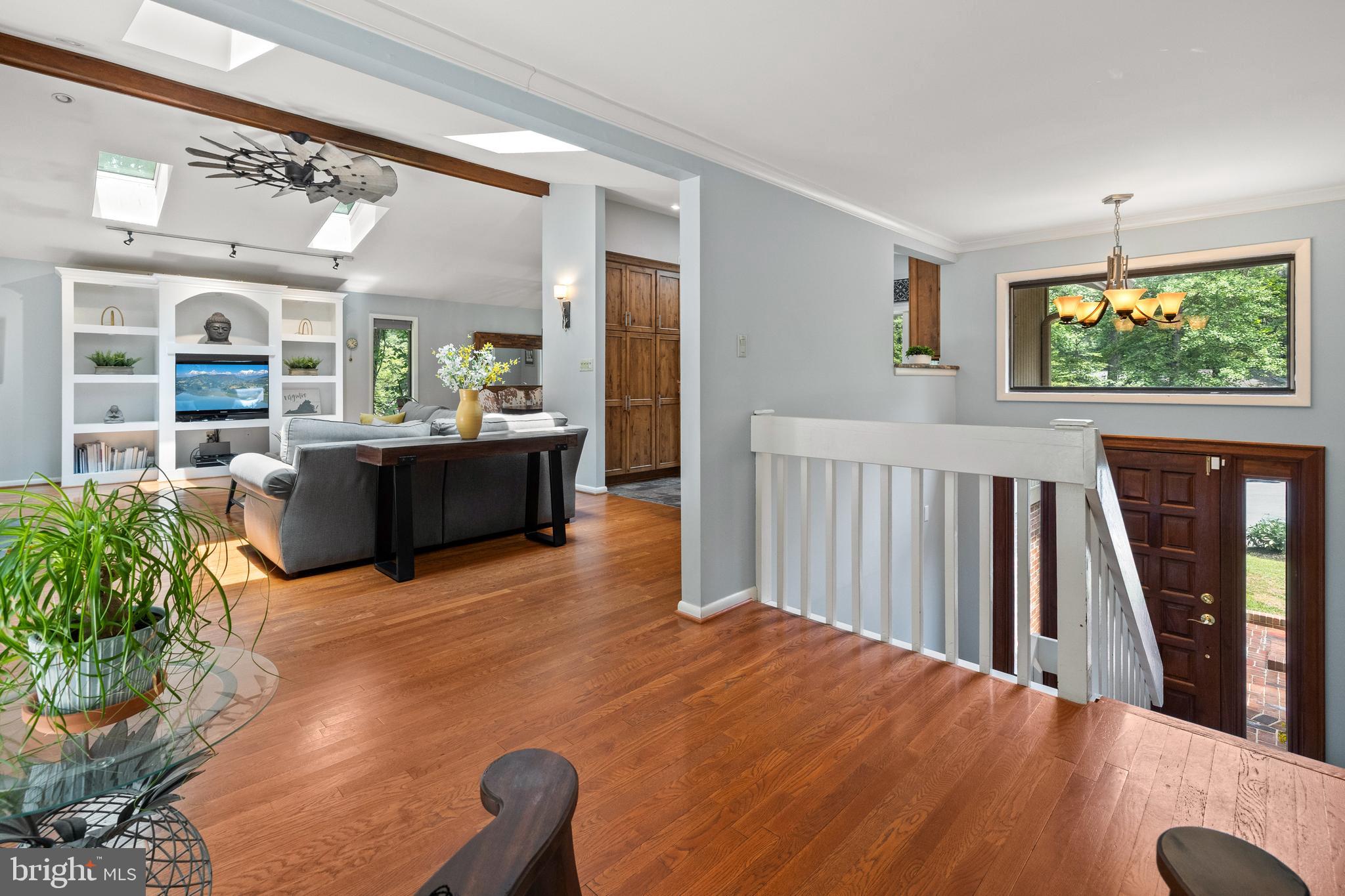 2404 SUGARBERRY COURT
