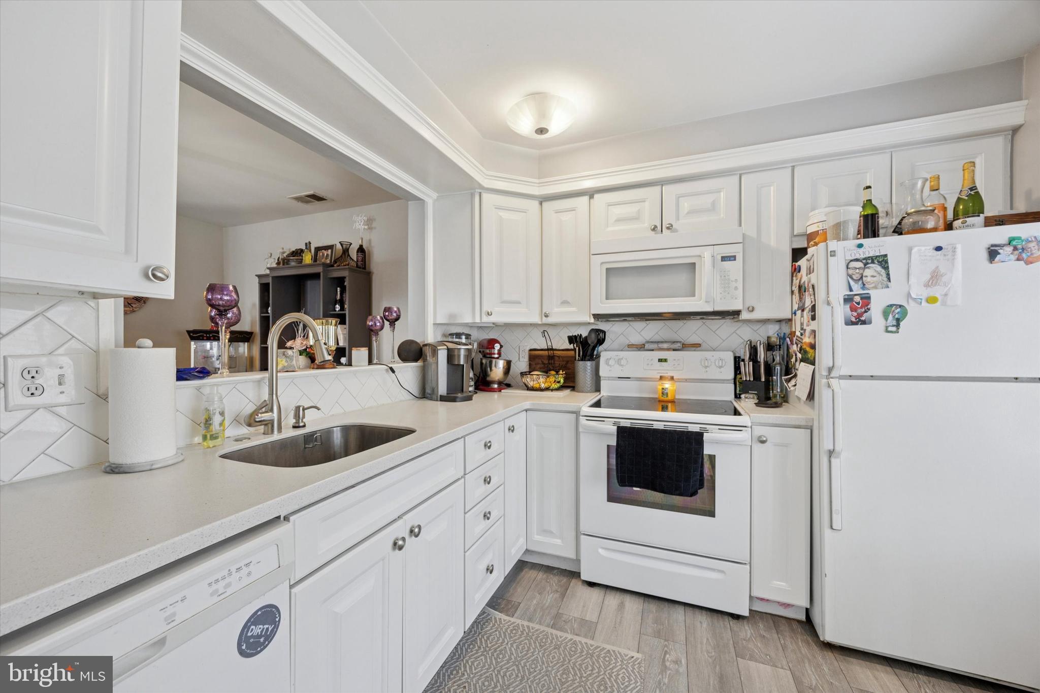 CRESTWOOD CONDO - Residential