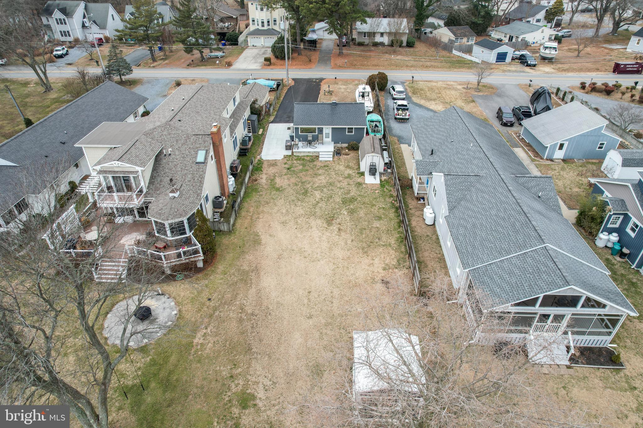 CHESTER RIVER BEACH - Residential