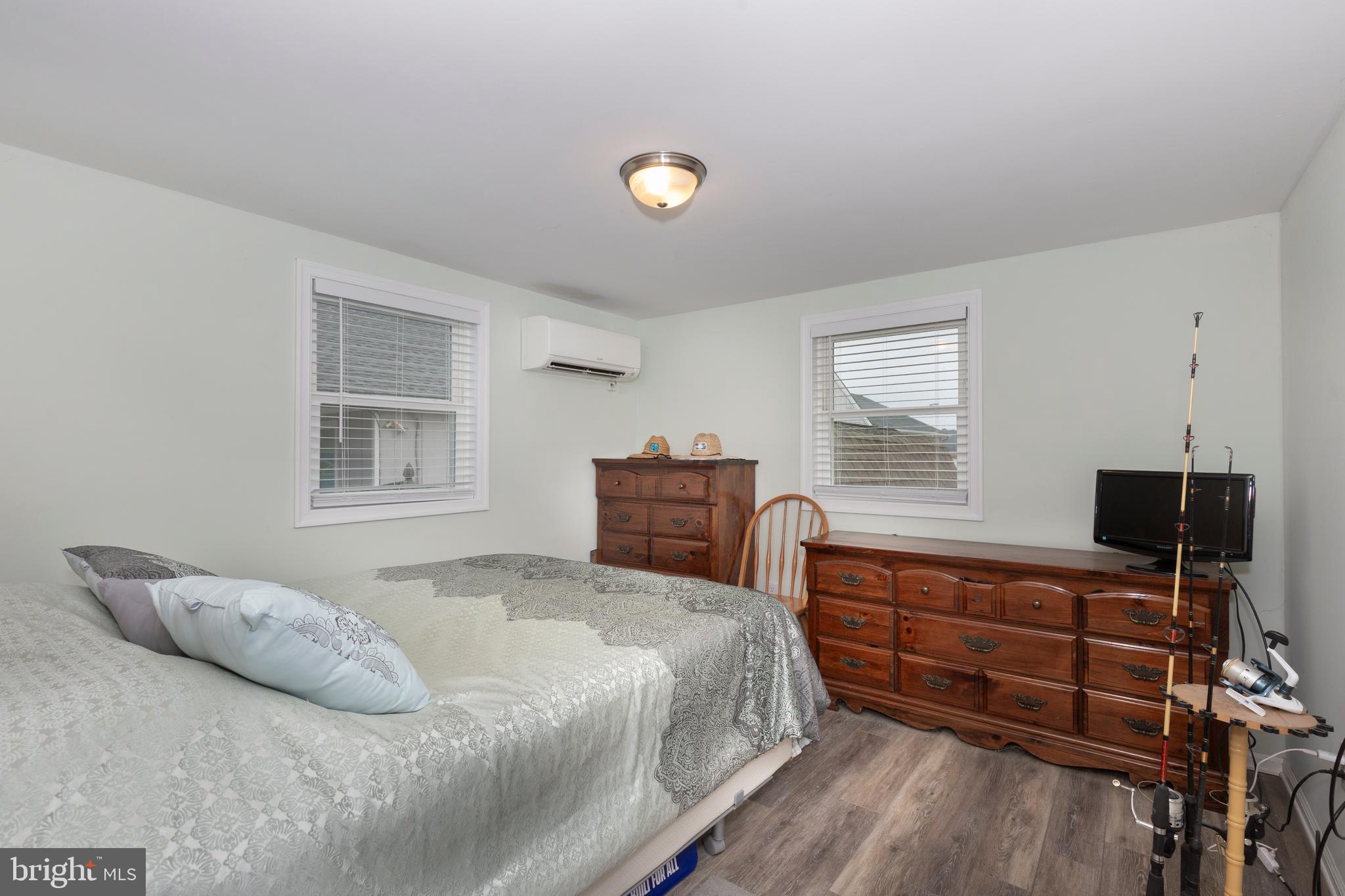 CHESTER RIVER BEACH - Residential