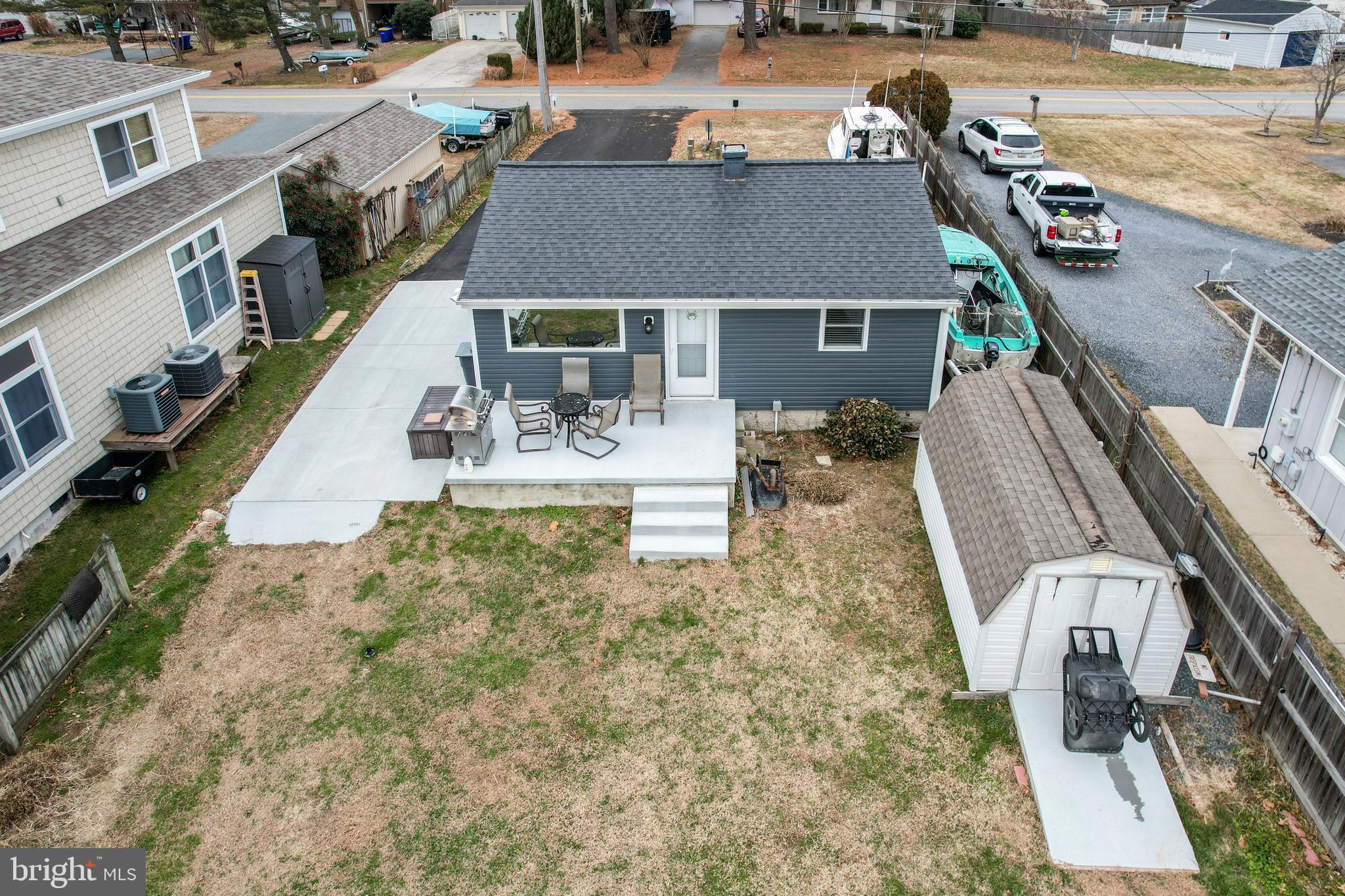 CHESTER RIVER BEACH - Residential