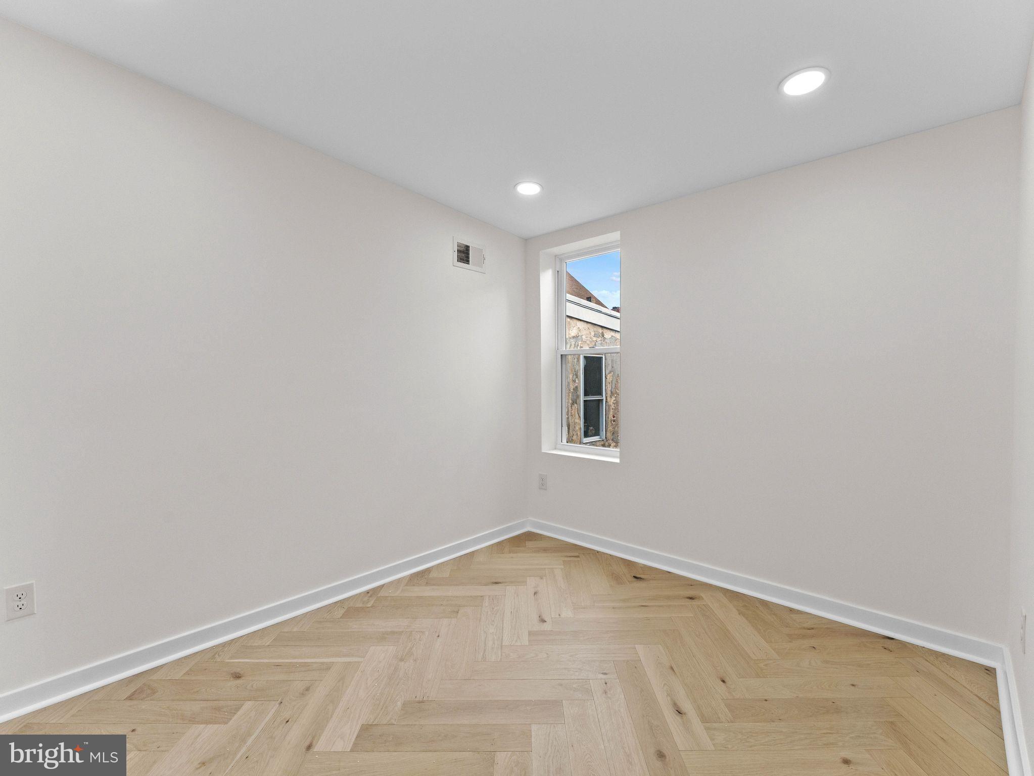 POINT BREEZE - Residential