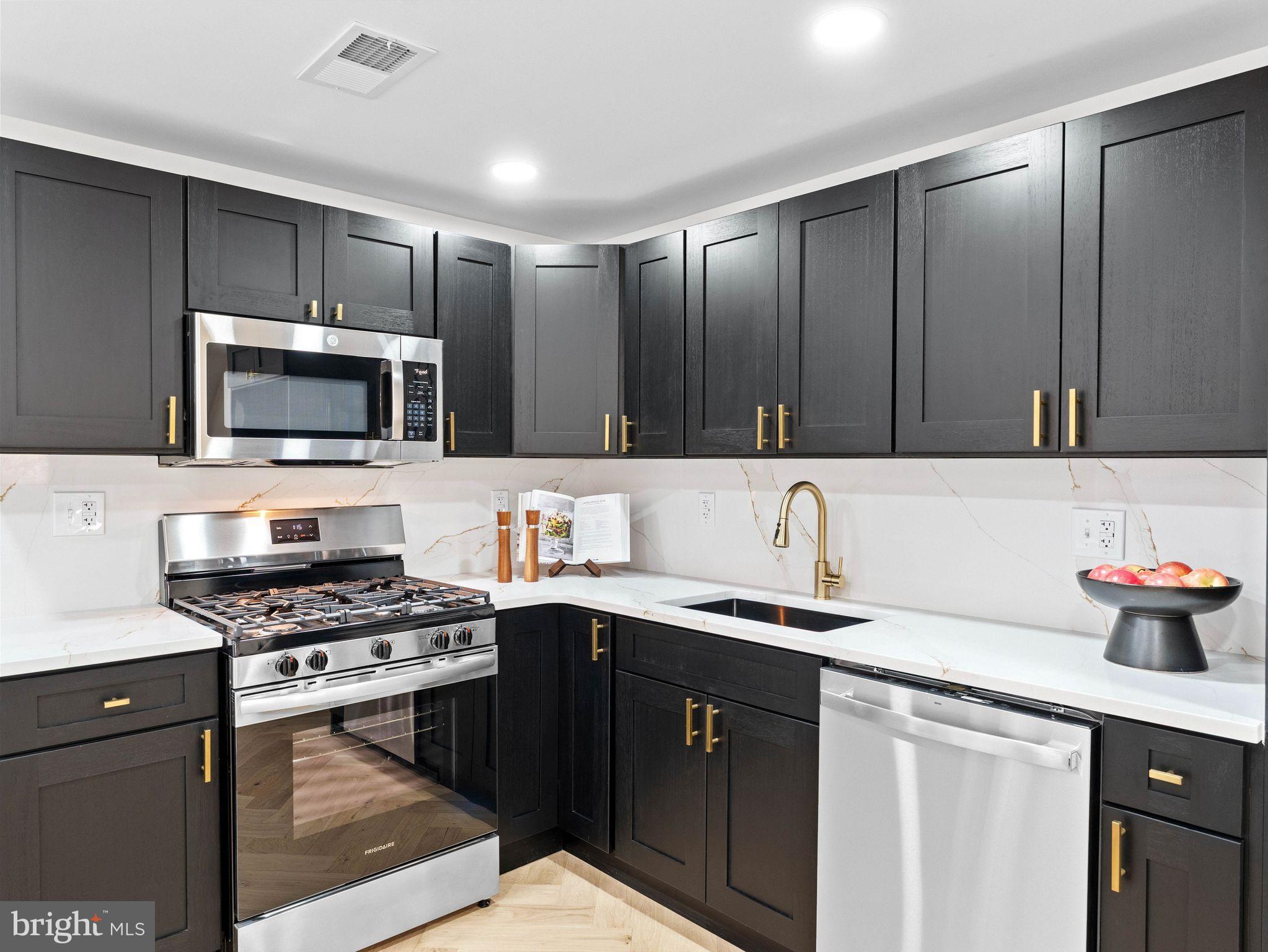 POINT BREEZE - Residential