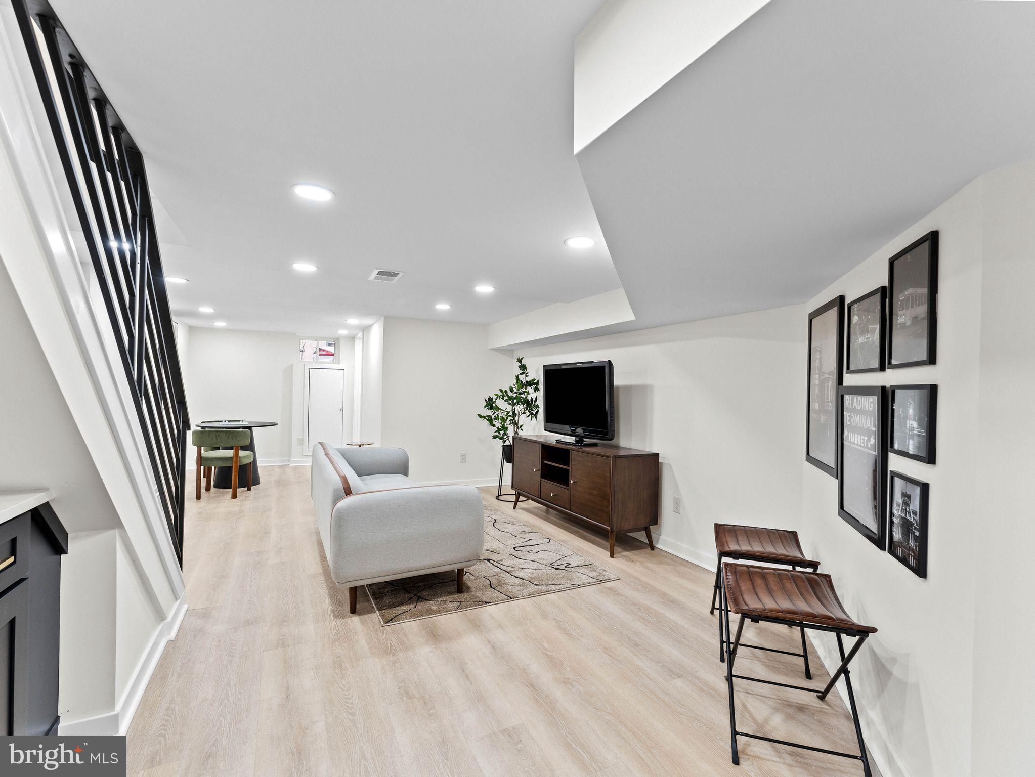 POINT BREEZE - Residential