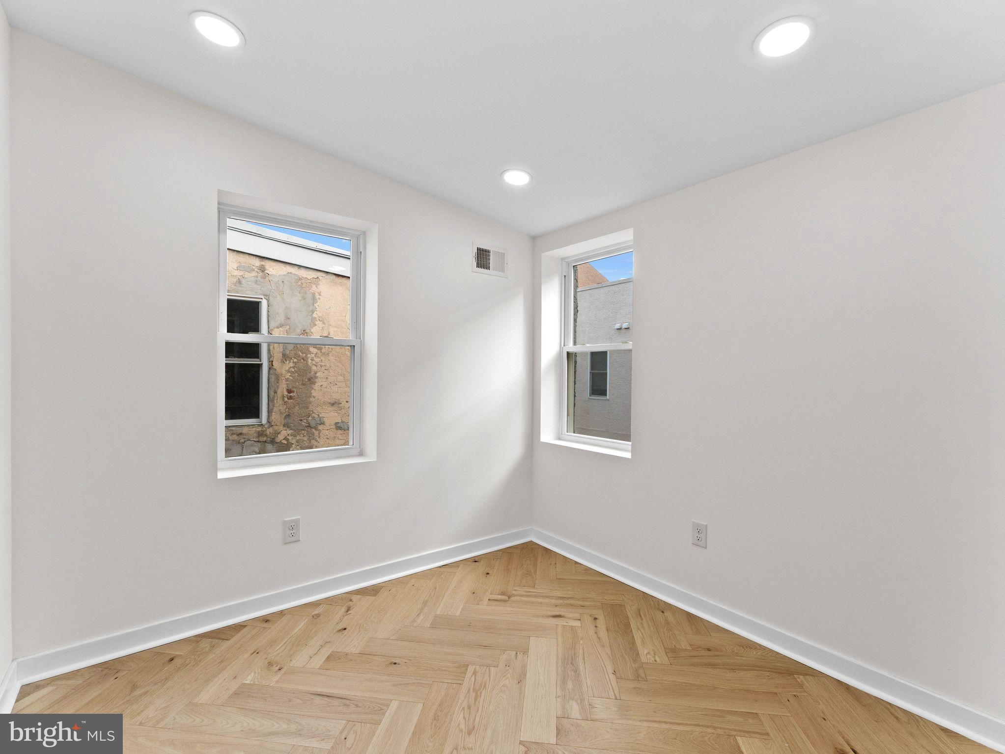 POINT BREEZE - Residential