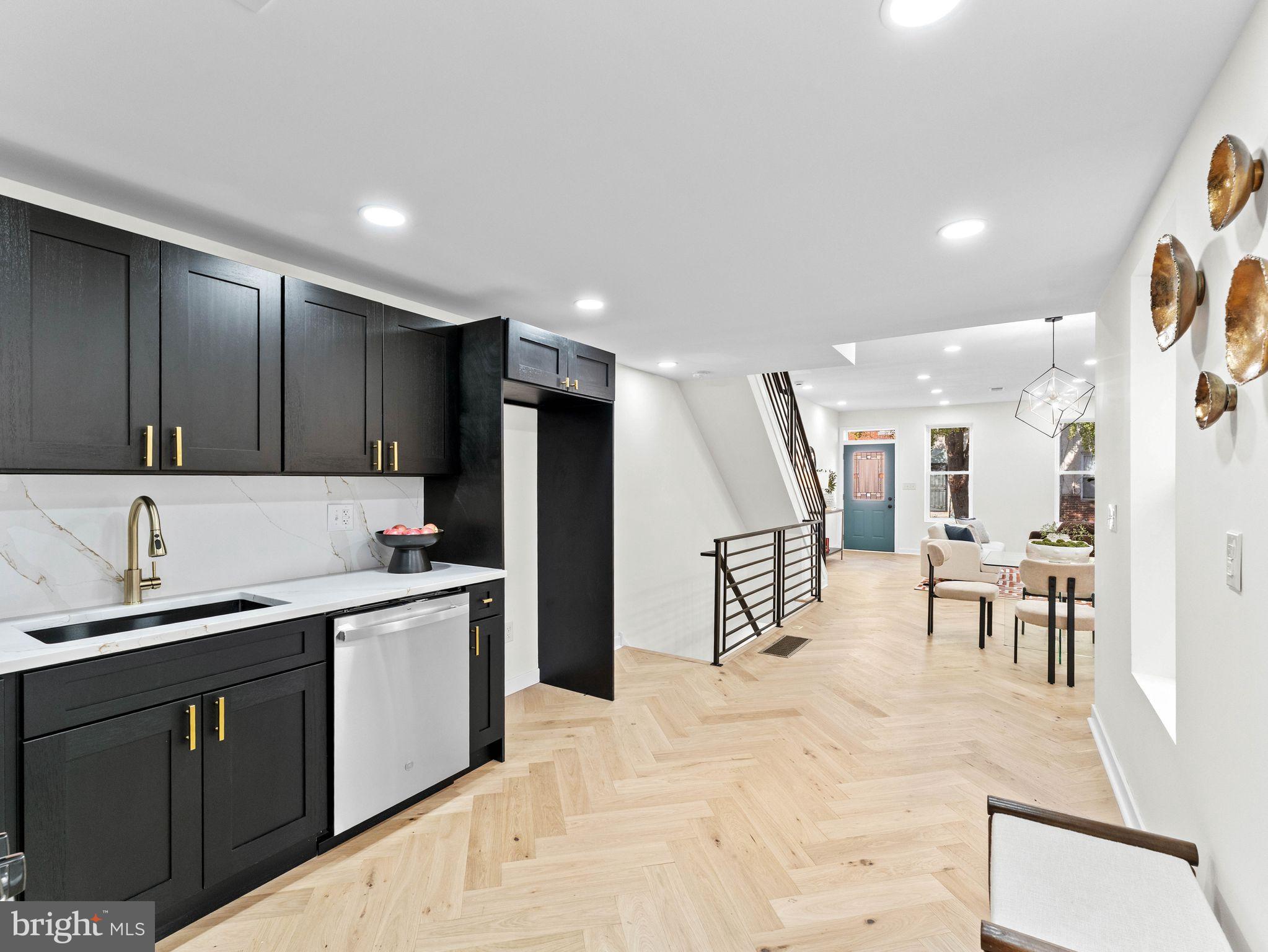 POINT BREEZE - Residential