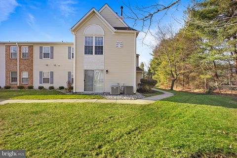 Condo For Sale - 202 Arrowwood Court<br/> MOUNT LAUREL, NJ 08054