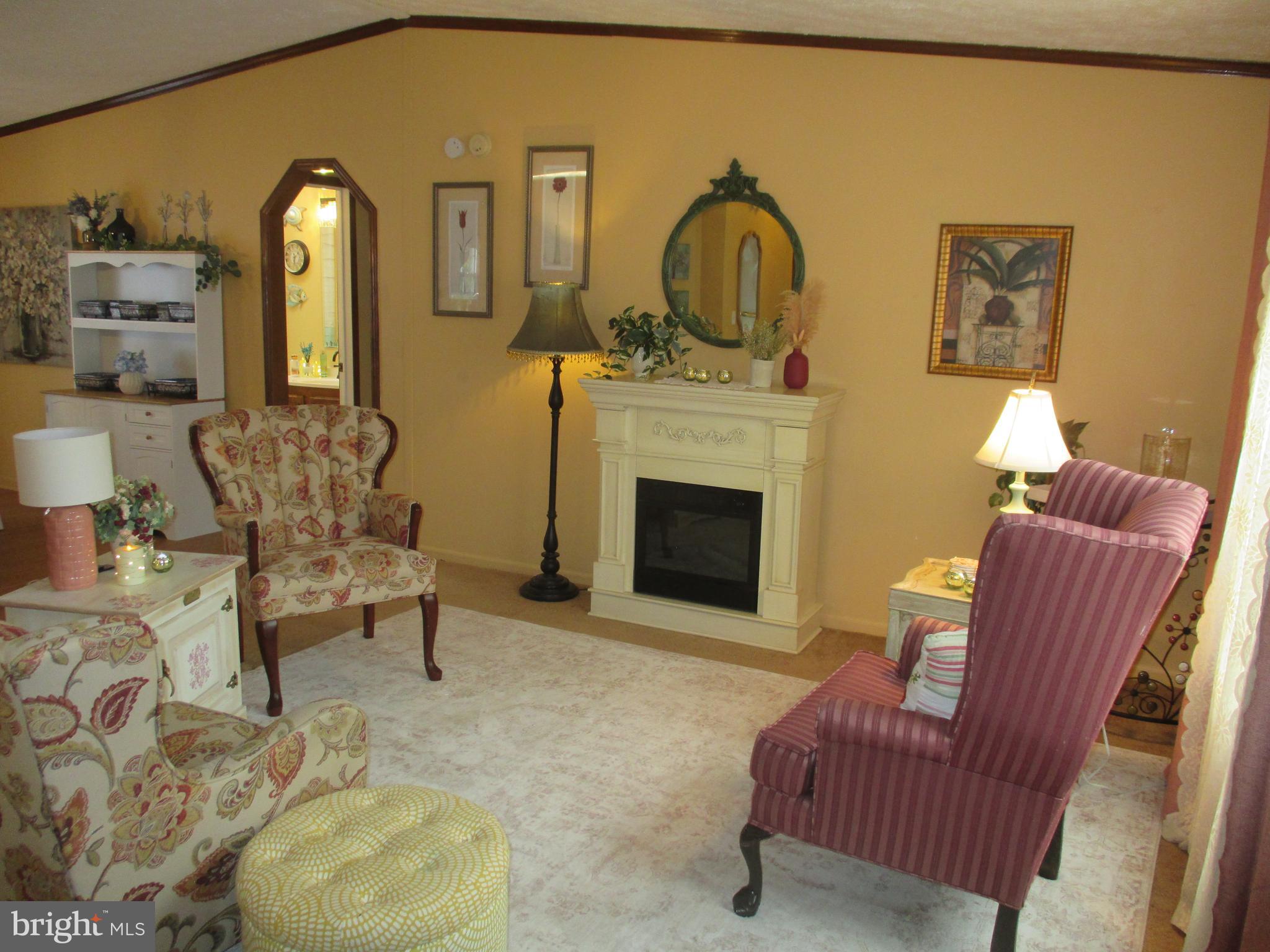 284 WAVERLY COURT