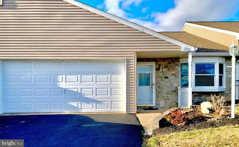 Photo of 2422 Winterberry Lane #48, YORK, PA 17406 (MLS # PAYK2096314)