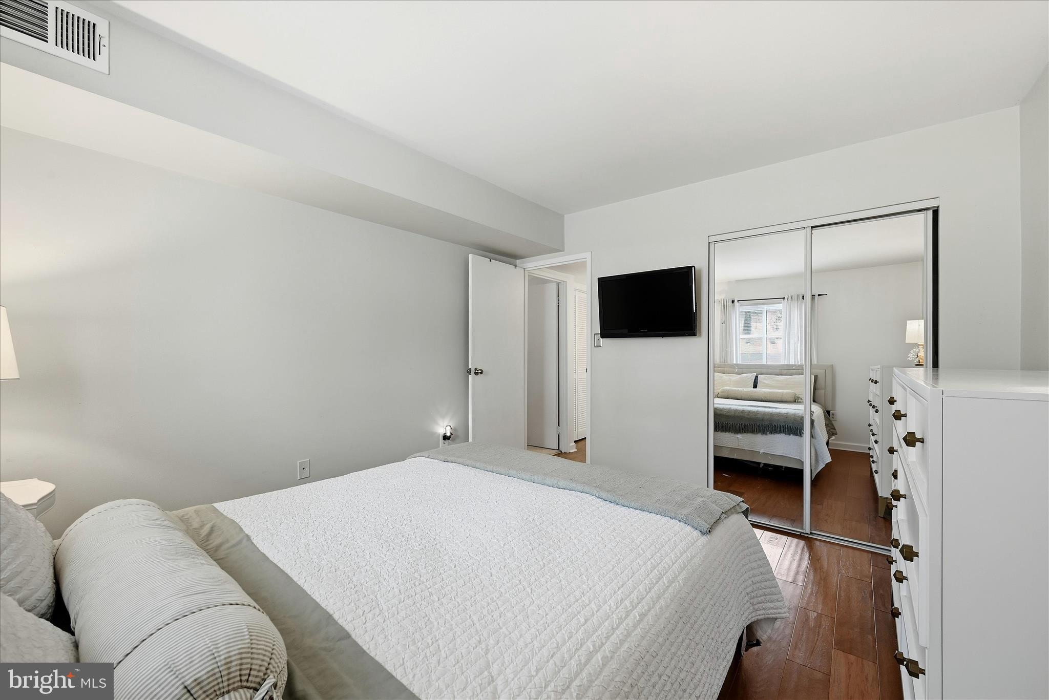 HAWTHORNE VILLAGE - Residential