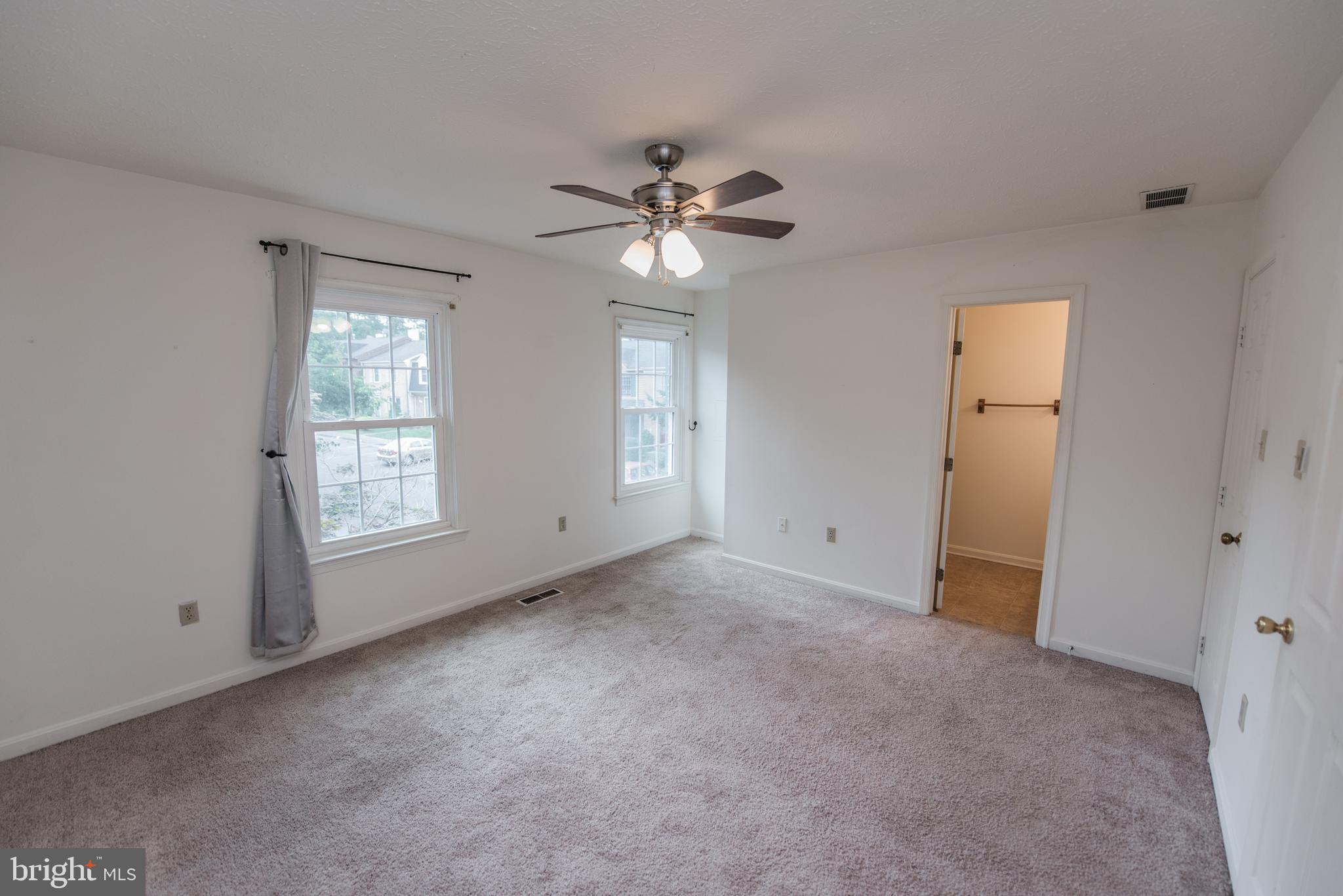 TUDOR SQUARE - Residential