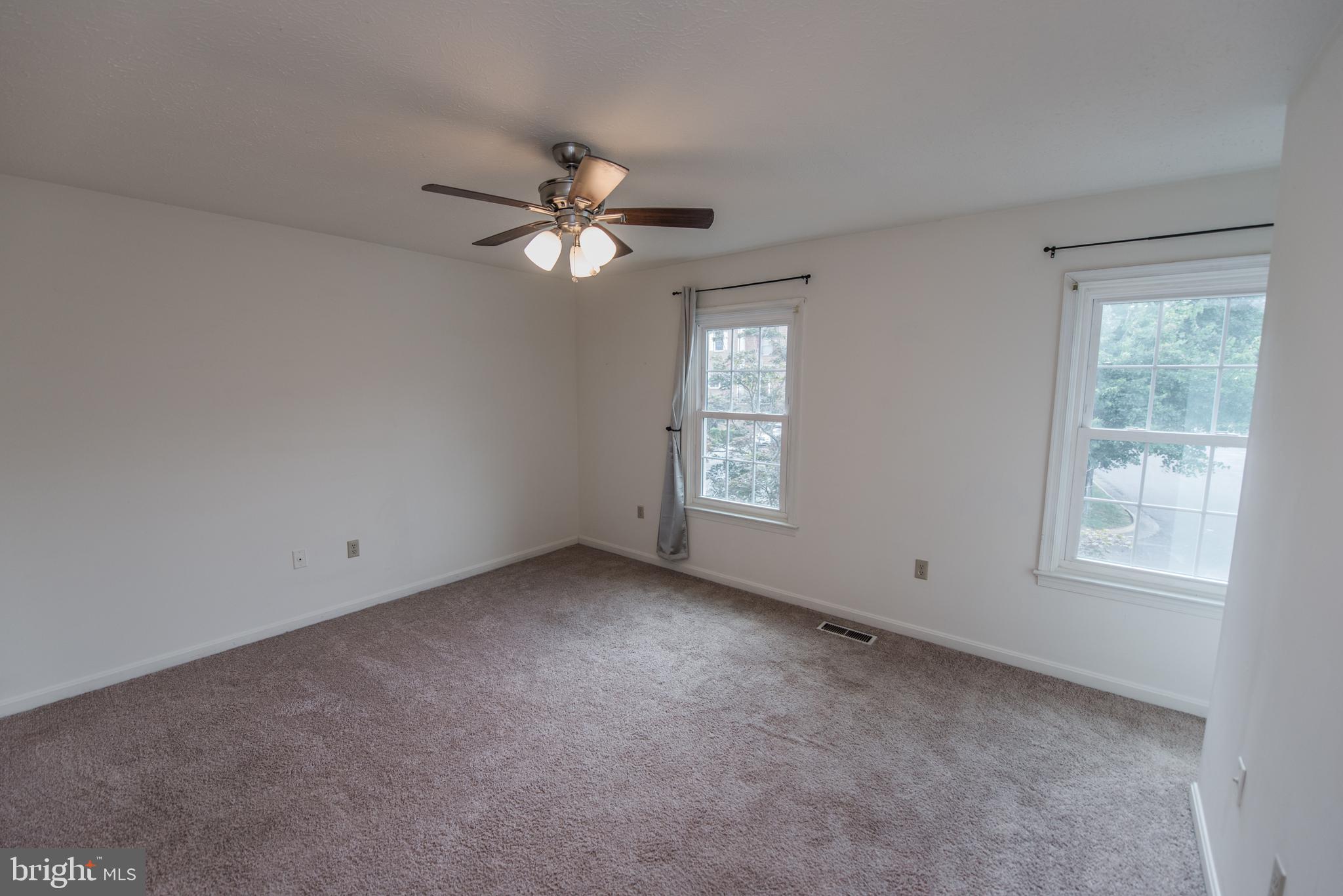 TUDOR SQUARE - Residential