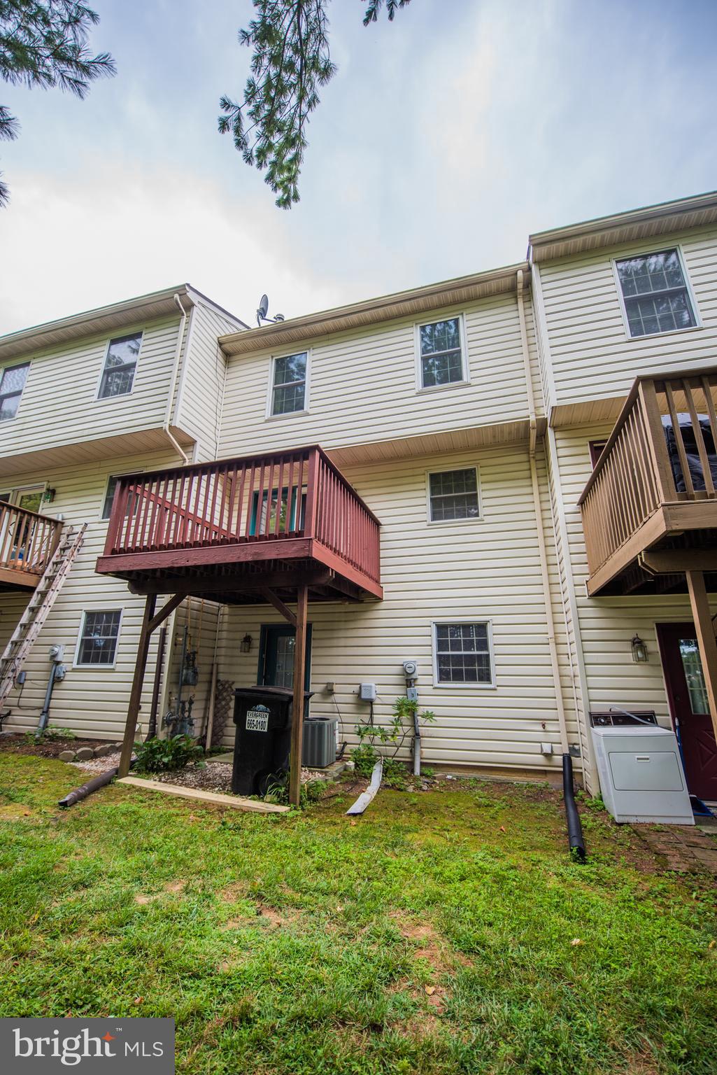 TUDOR SQUARE - Residential