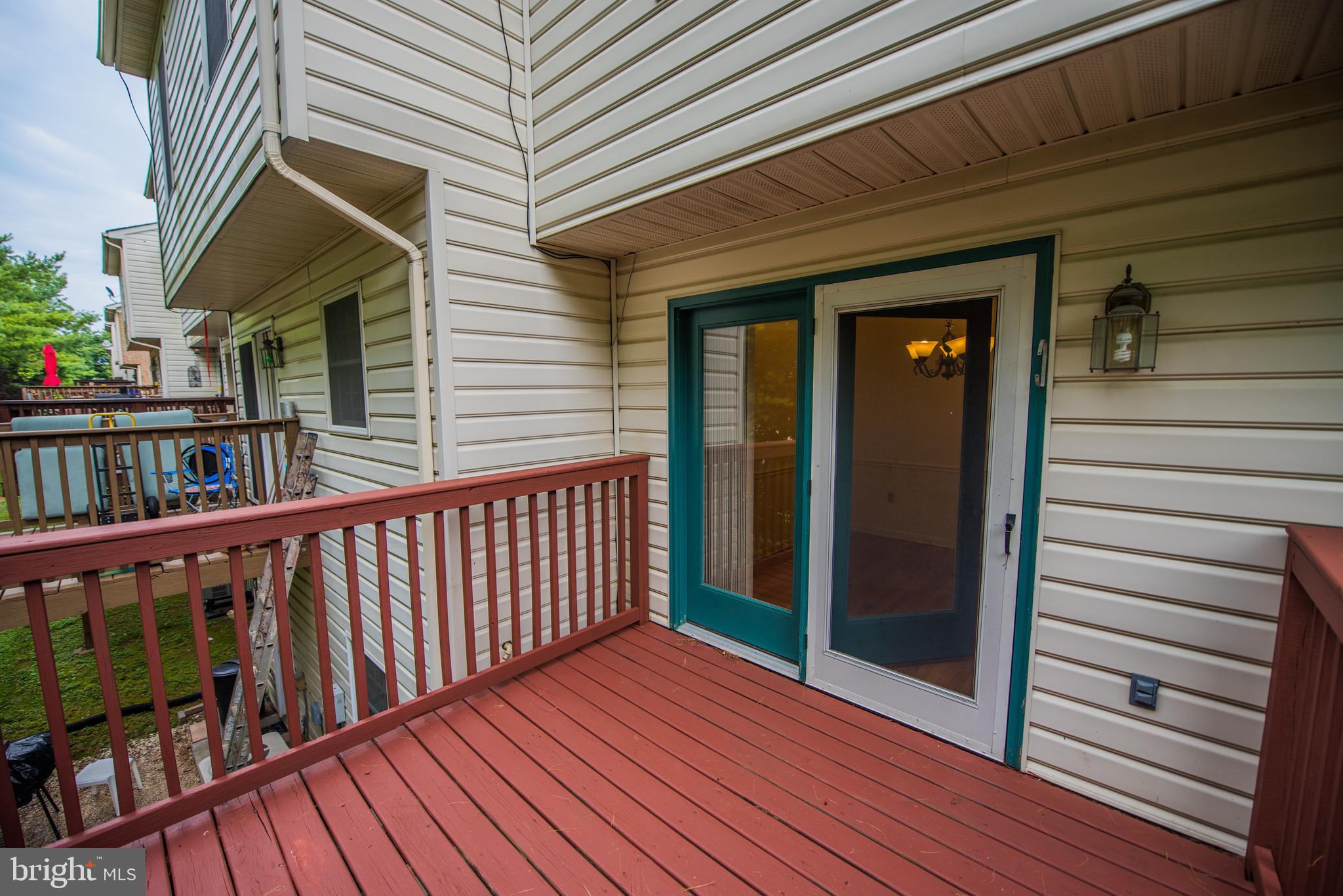 TUDOR SQUARE - Residential