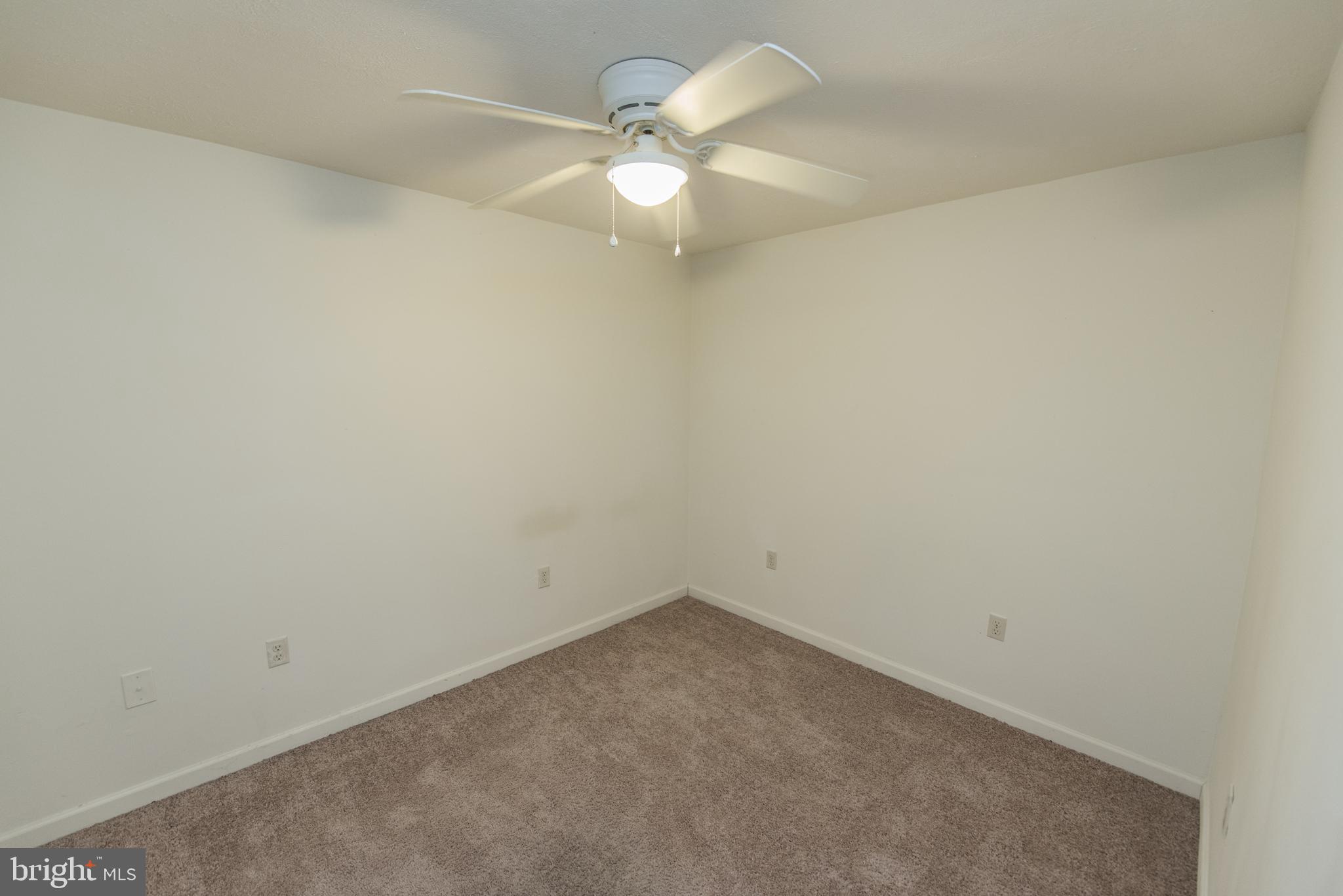 TUDOR SQUARE - Residential