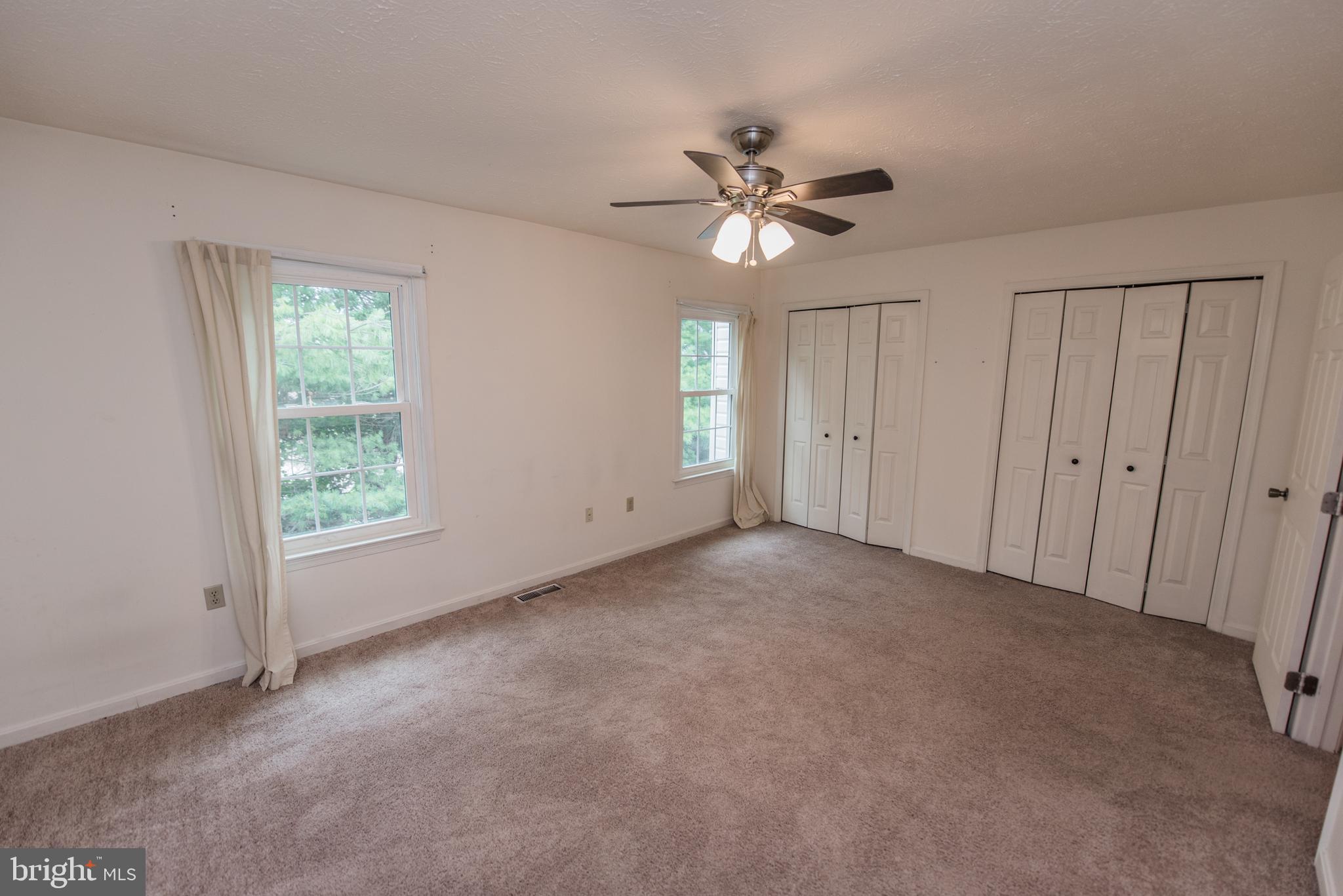 TUDOR SQUARE - Residential