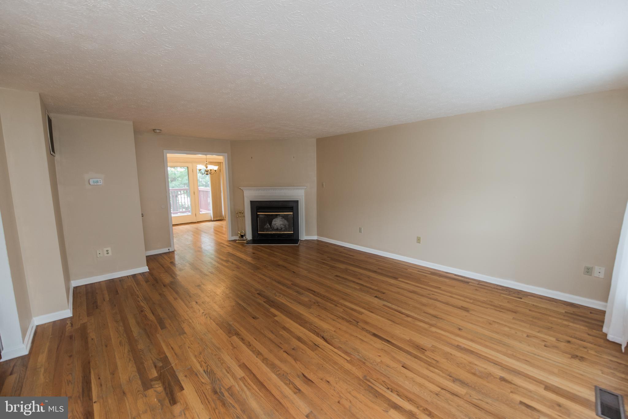 TUDOR SQUARE - Residential