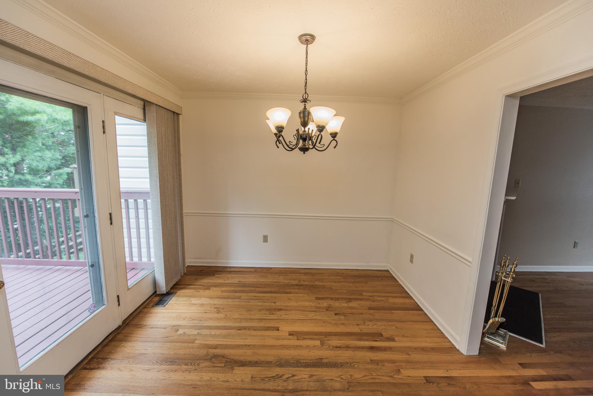 TUDOR SQUARE - Residential