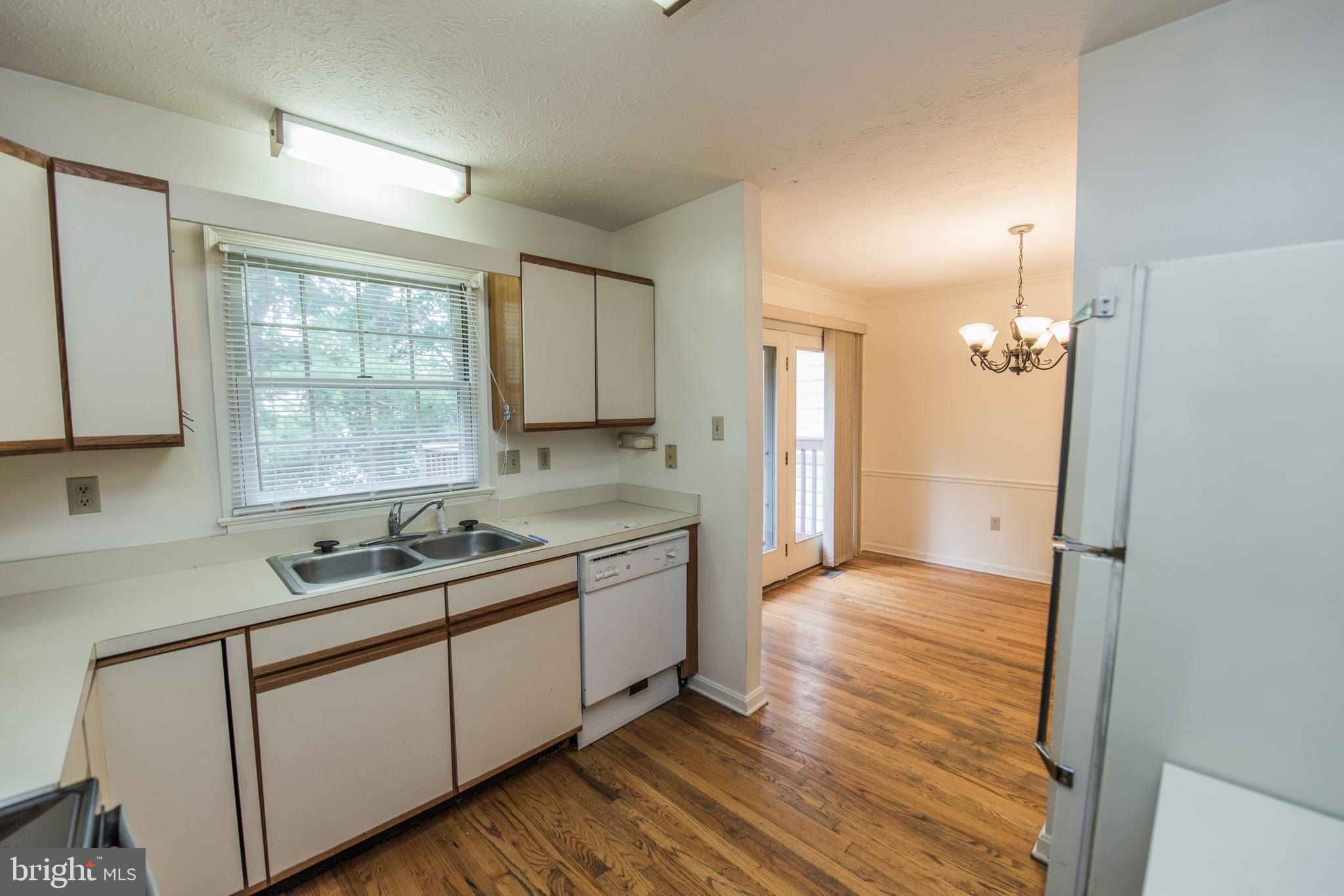 TUDOR SQUARE - Residential