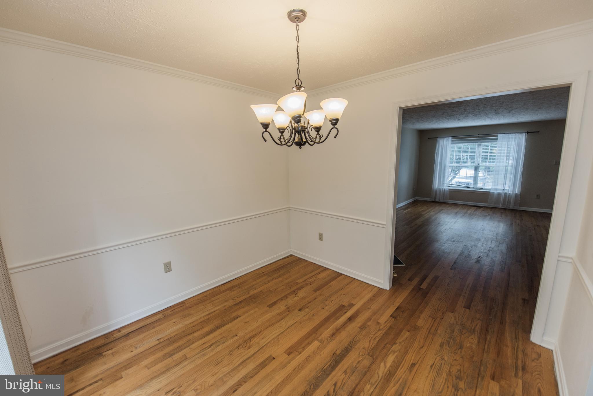 TUDOR SQUARE - Residential