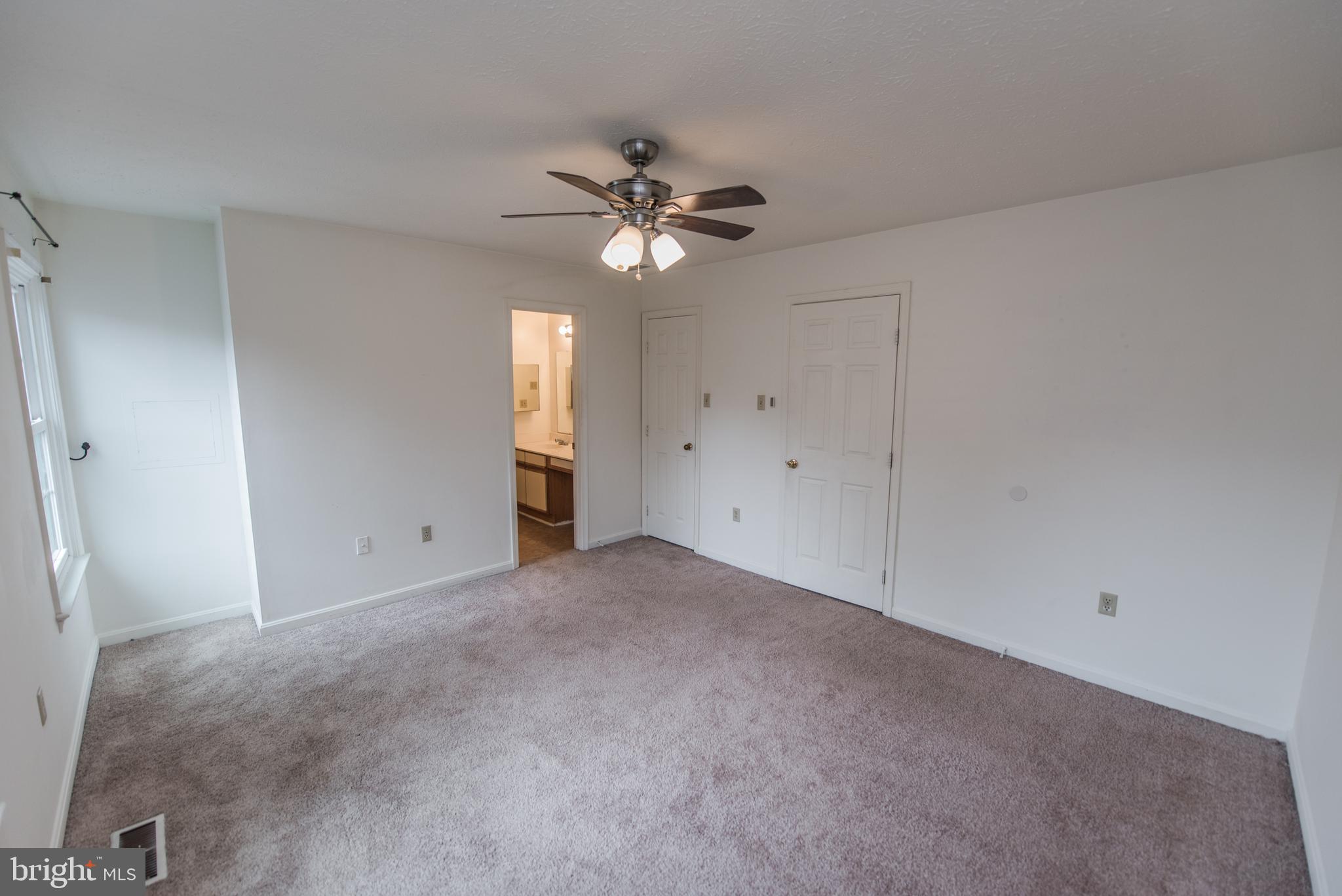 TUDOR SQUARE - Residential