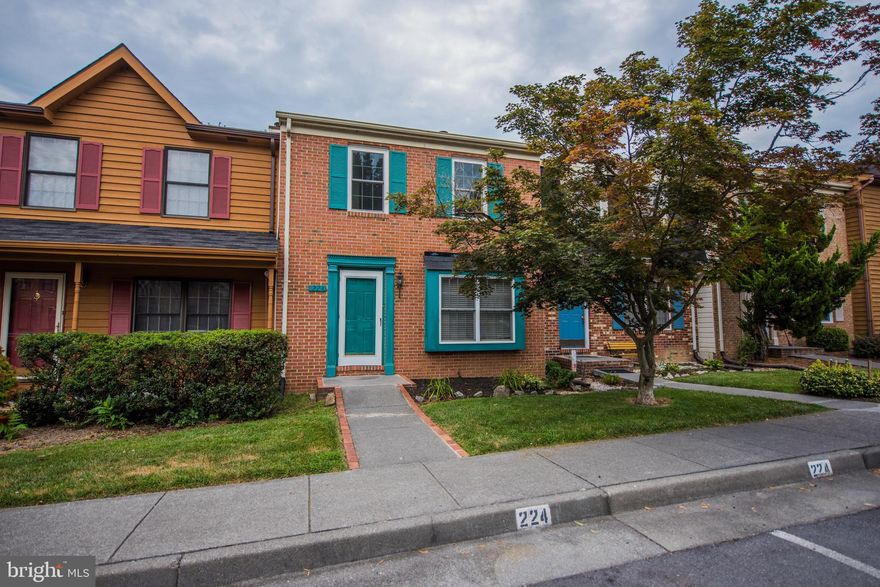 3 bedroom, 3.5 bath townhome just of Rt. 522 N available immediately.  Home features hardwood floors in living and dining room with carpet in other areas.  Living room has a woodburning fireplace with mantel, deck off the dining room, and there are two assigned parking spaces. Lower level has third bedroom with spacious closet and full bathroom or it could be used as a family room with office.  New roof 2009, new hot water heater 2010, new AC 2010.