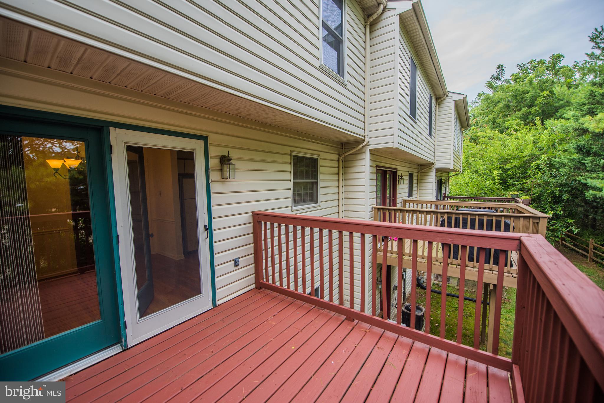 TUDOR SQUARE - Residential