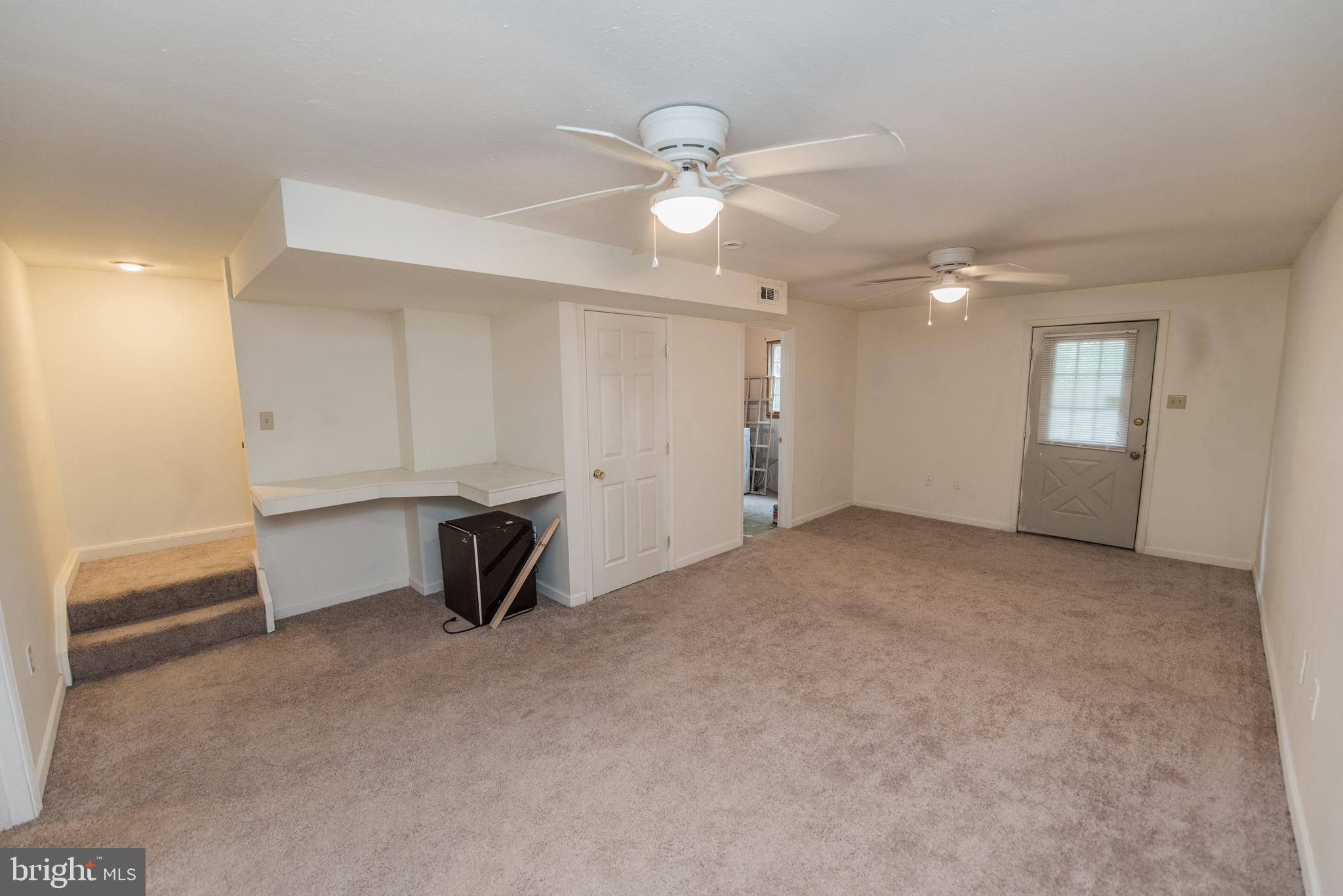 TUDOR SQUARE - Residential