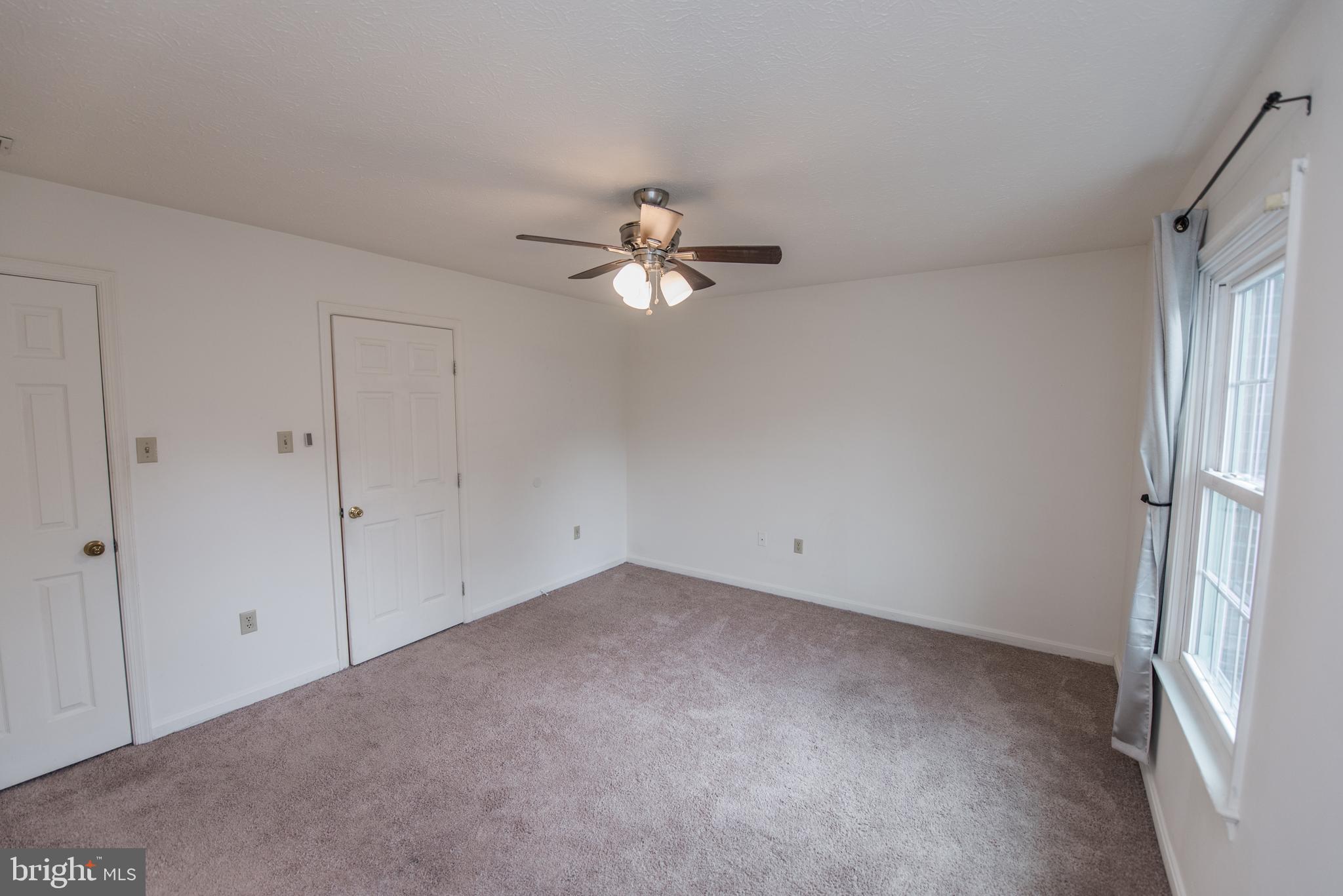 TUDOR SQUARE - Residential