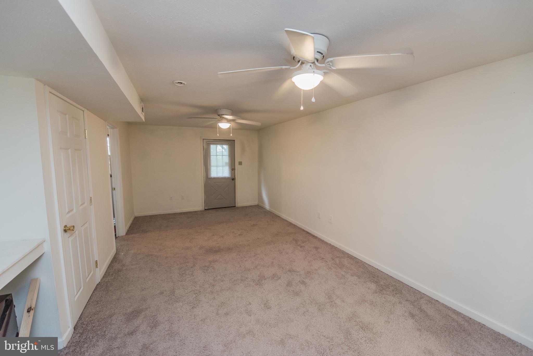 TUDOR SQUARE - Residential