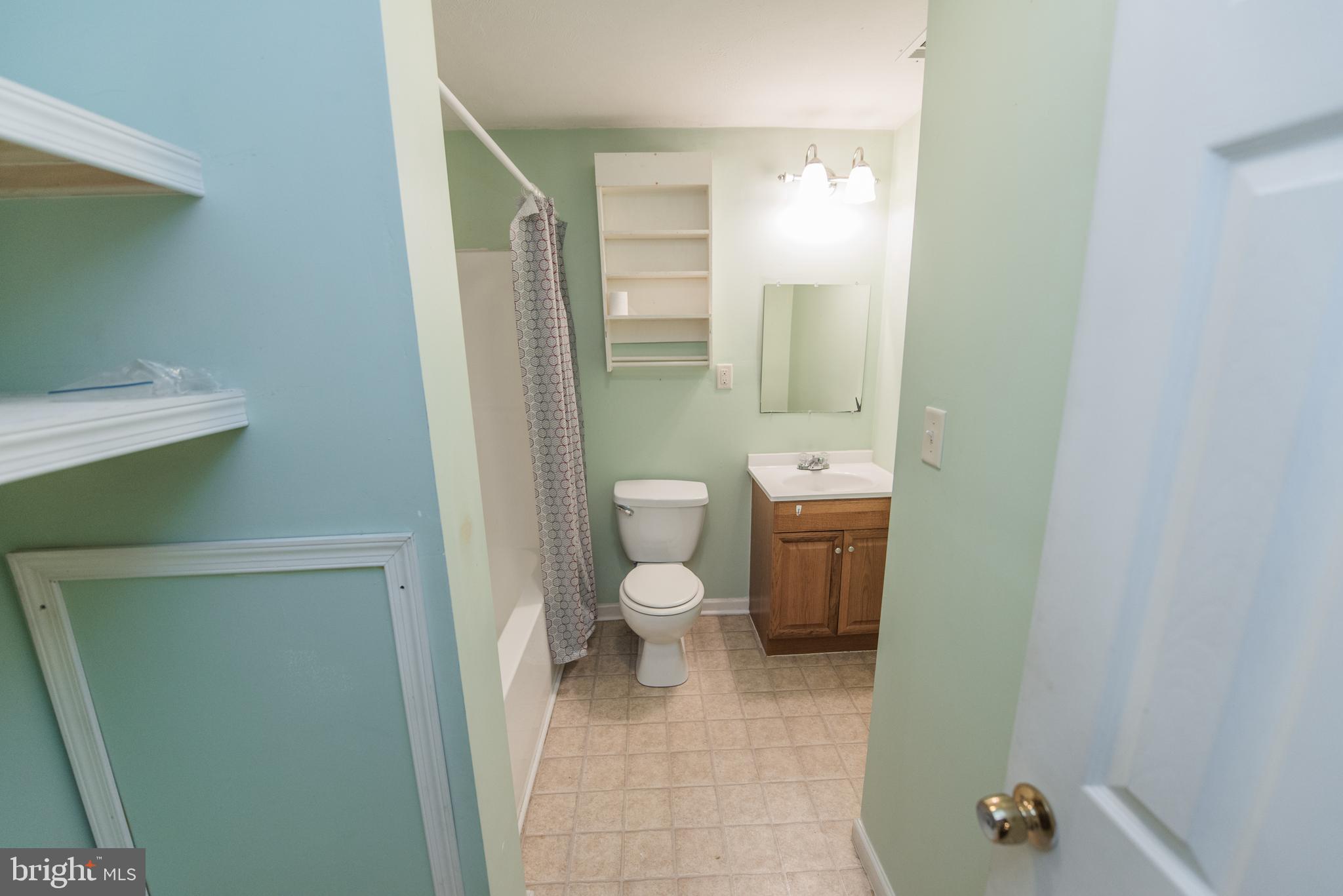 TUDOR SQUARE - Residential