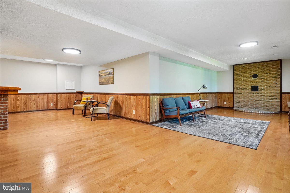 MONTCLAIR - Residential