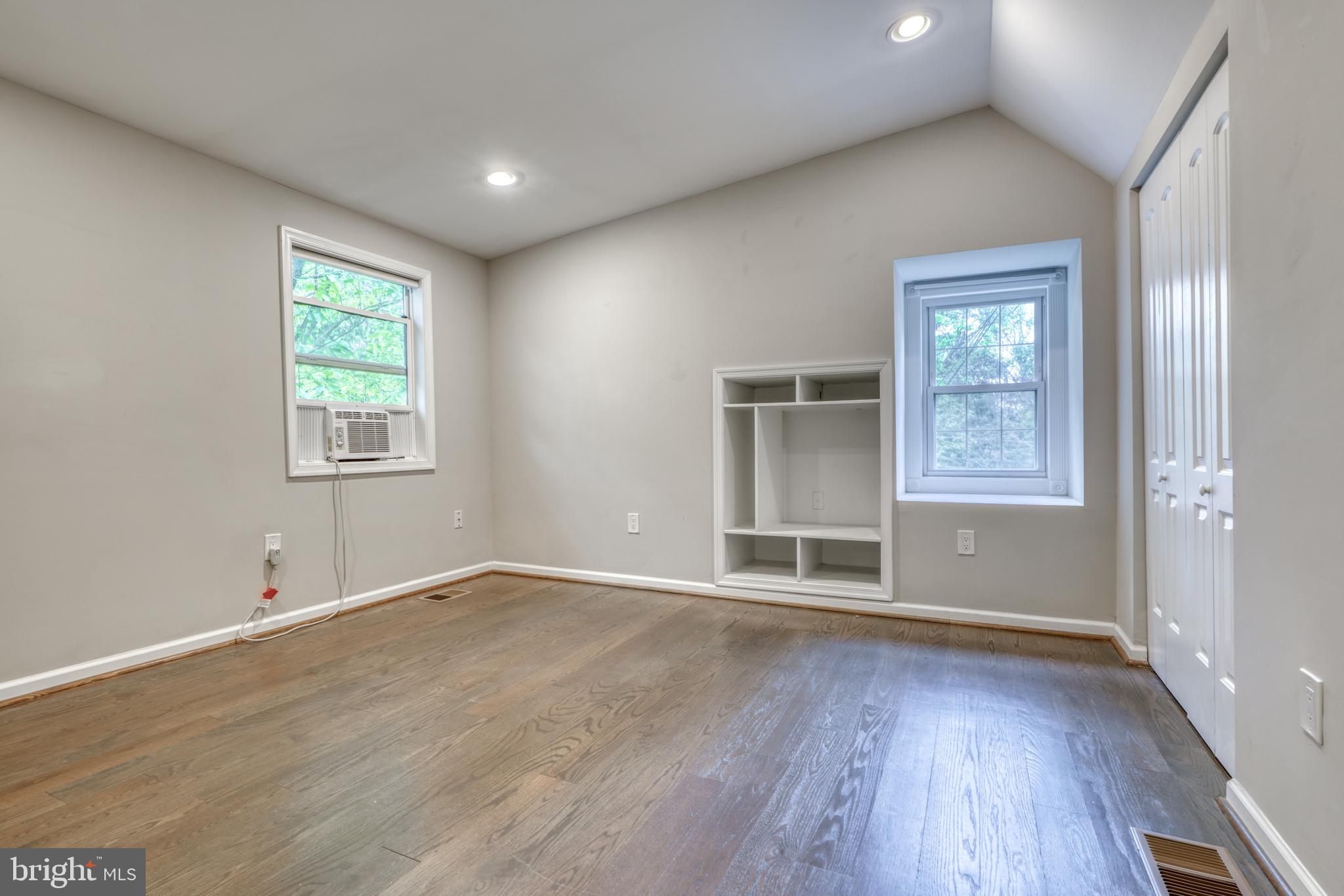 WHEATON OUT RES. (1) - Residential