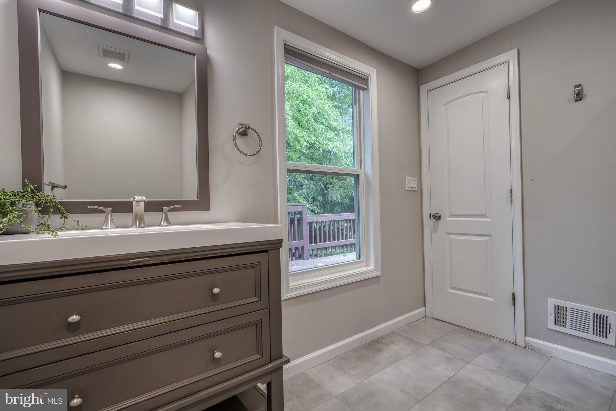 WHEATON OUT RES. (1) - Residential