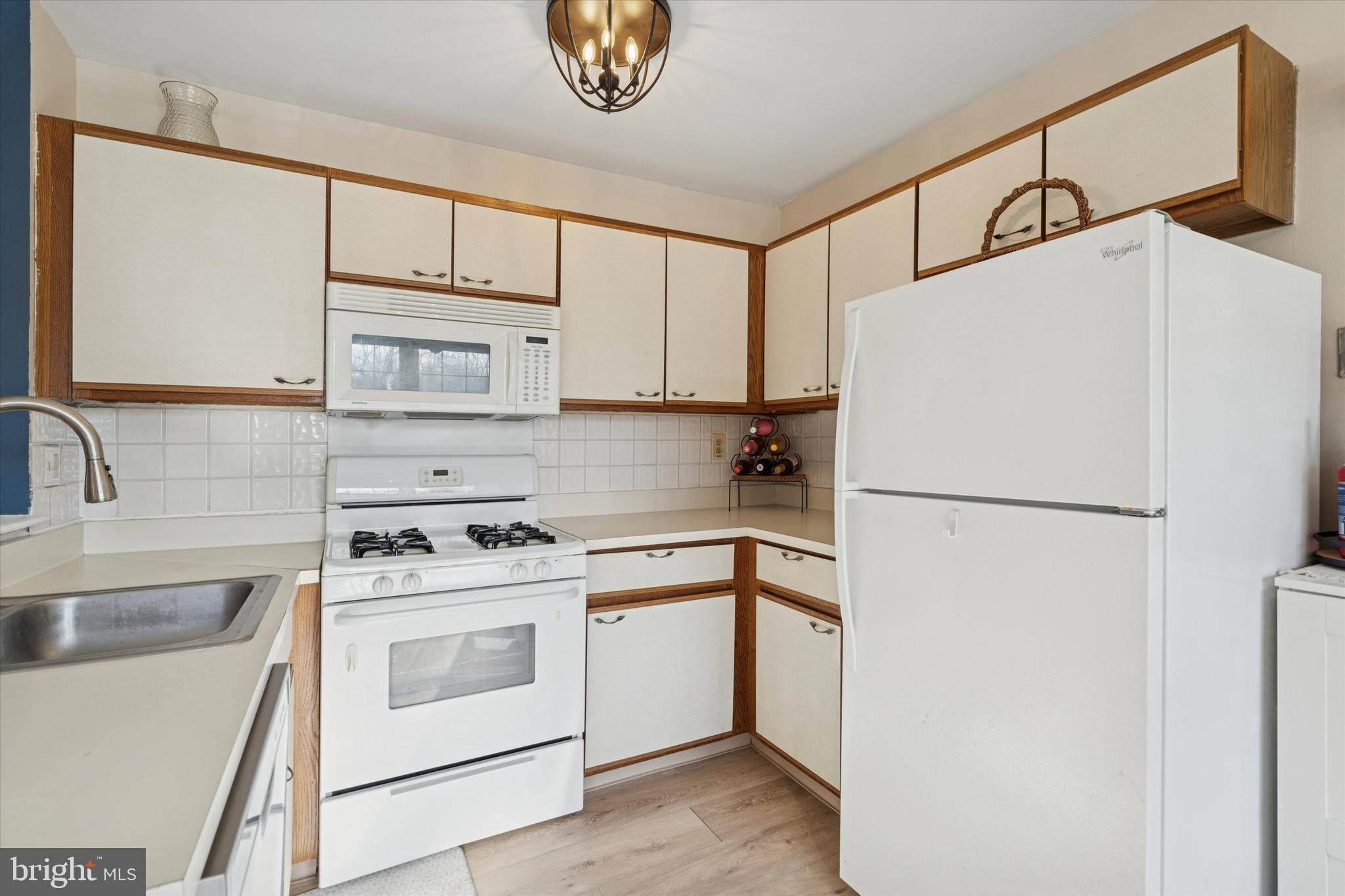 NORTHRIDGE ESTATES - Residential