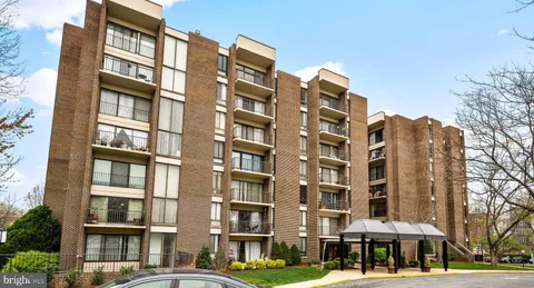 9900 Georgia Avenue Unit 27-218, Silver Spring, MD MLS: MDMC2172904
