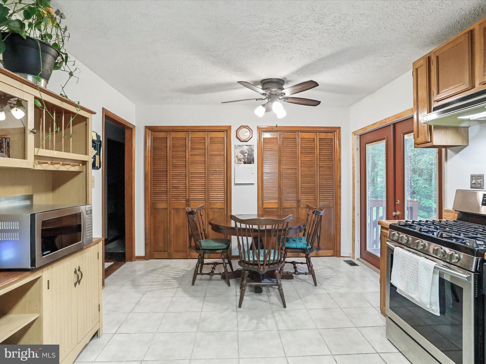 PARKS HOLLOW - Residential