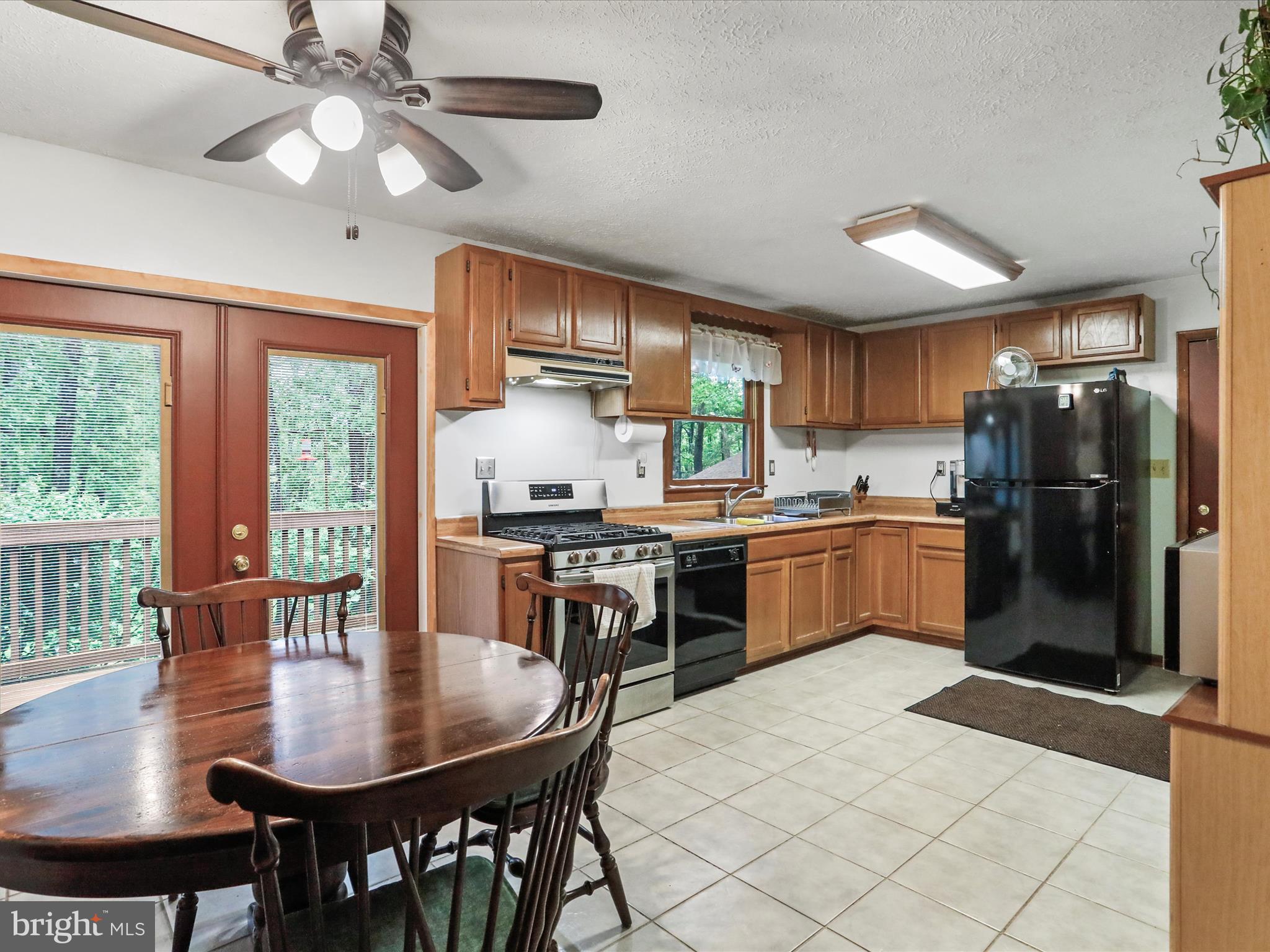 PARKS HOLLOW - Residential