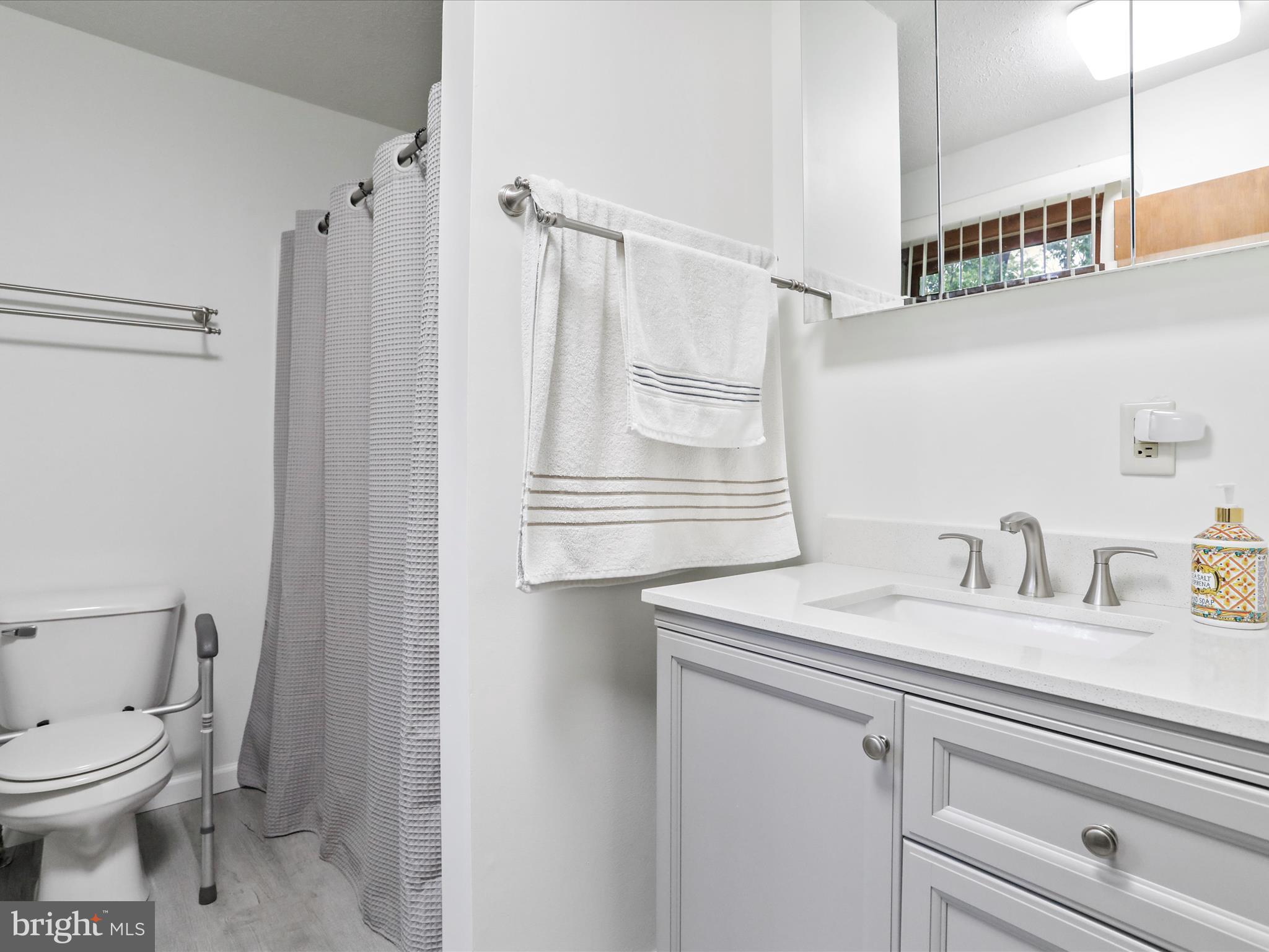 PARKS HOLLOW - Residential