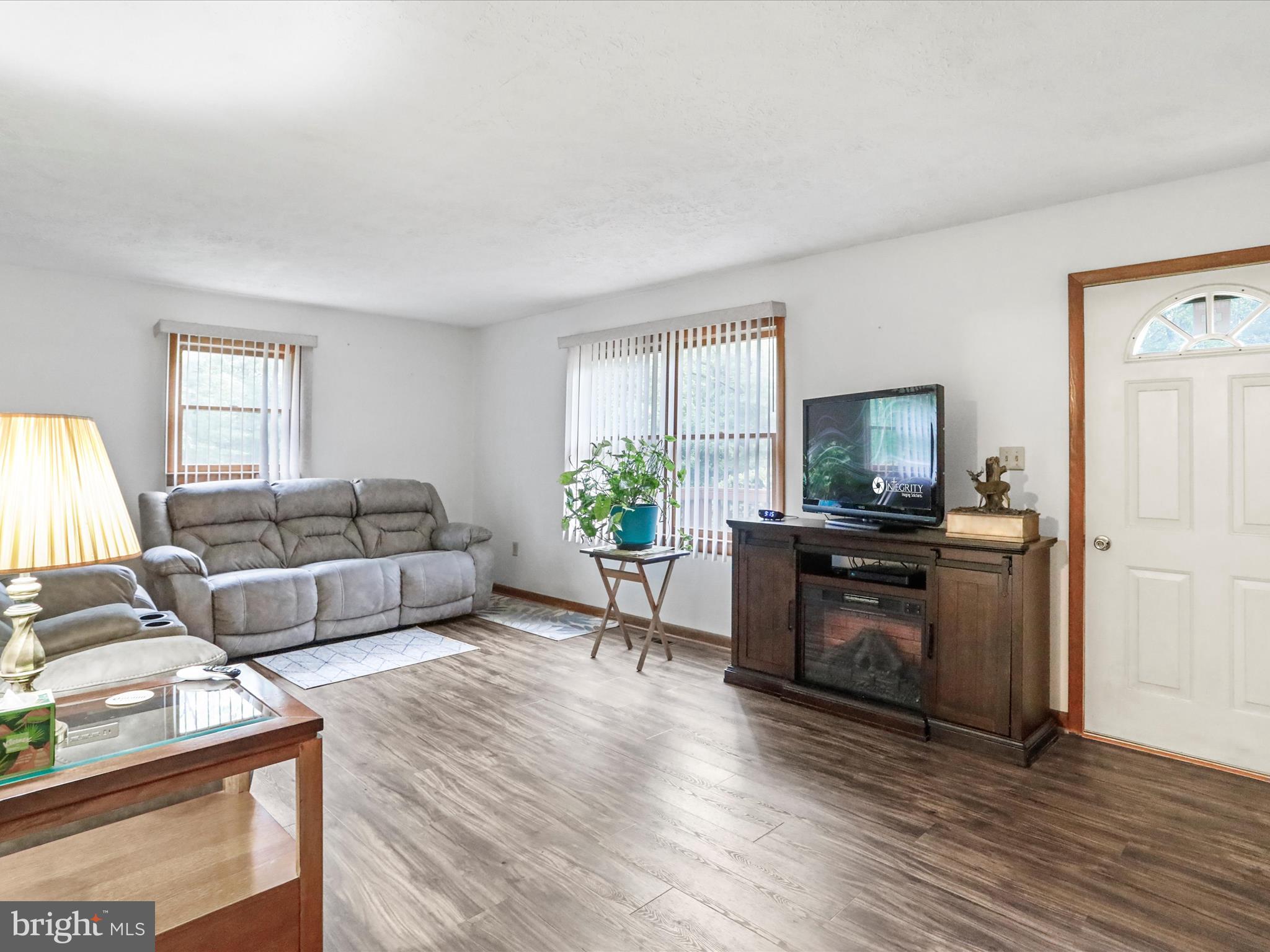 PARKS HOLLOW - Residential