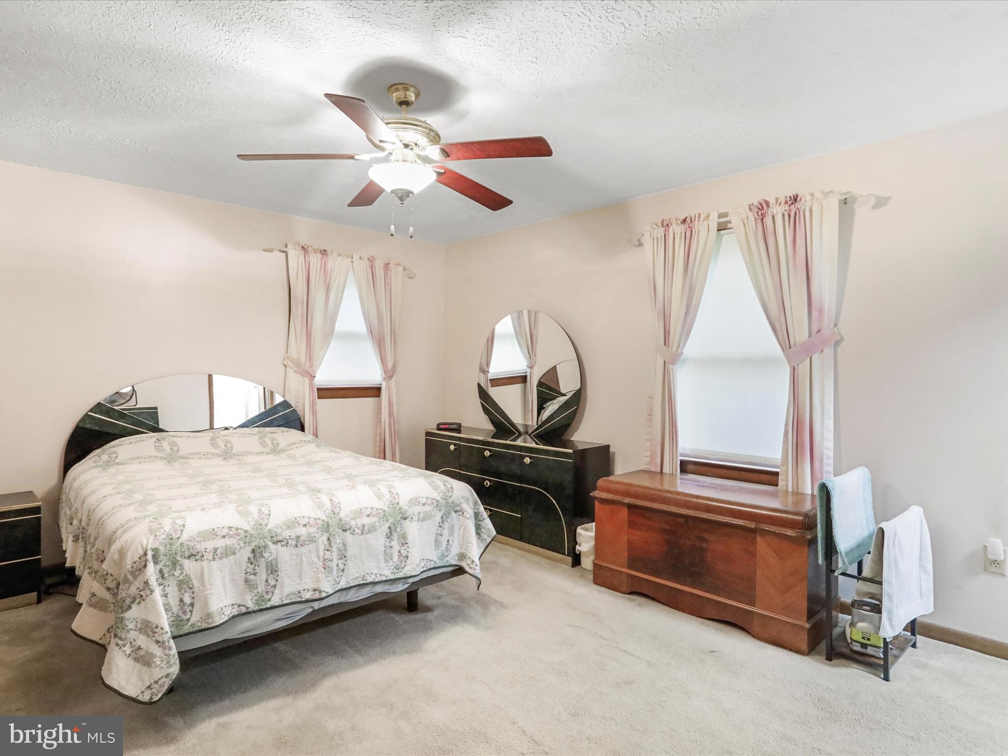 PARKS HOLLOW - Residential