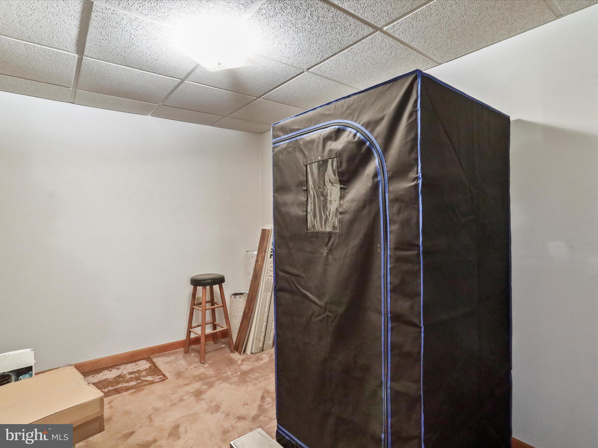 PARKS HOLLOW - Residential