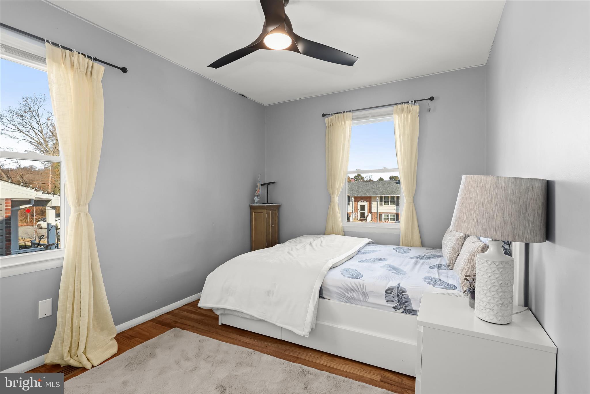 SILVER GATE - Residential