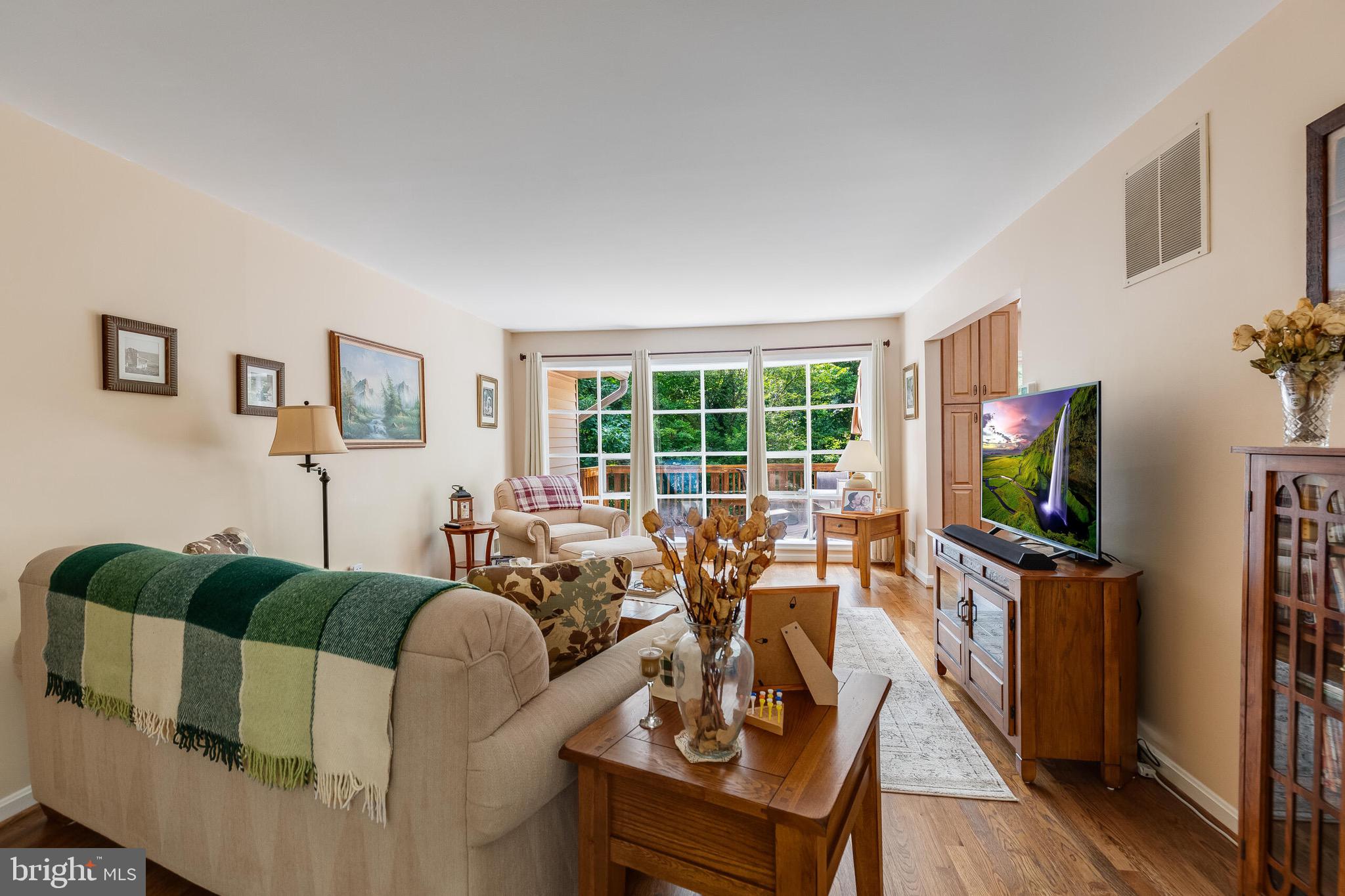 6006 MERRYVALE COURT