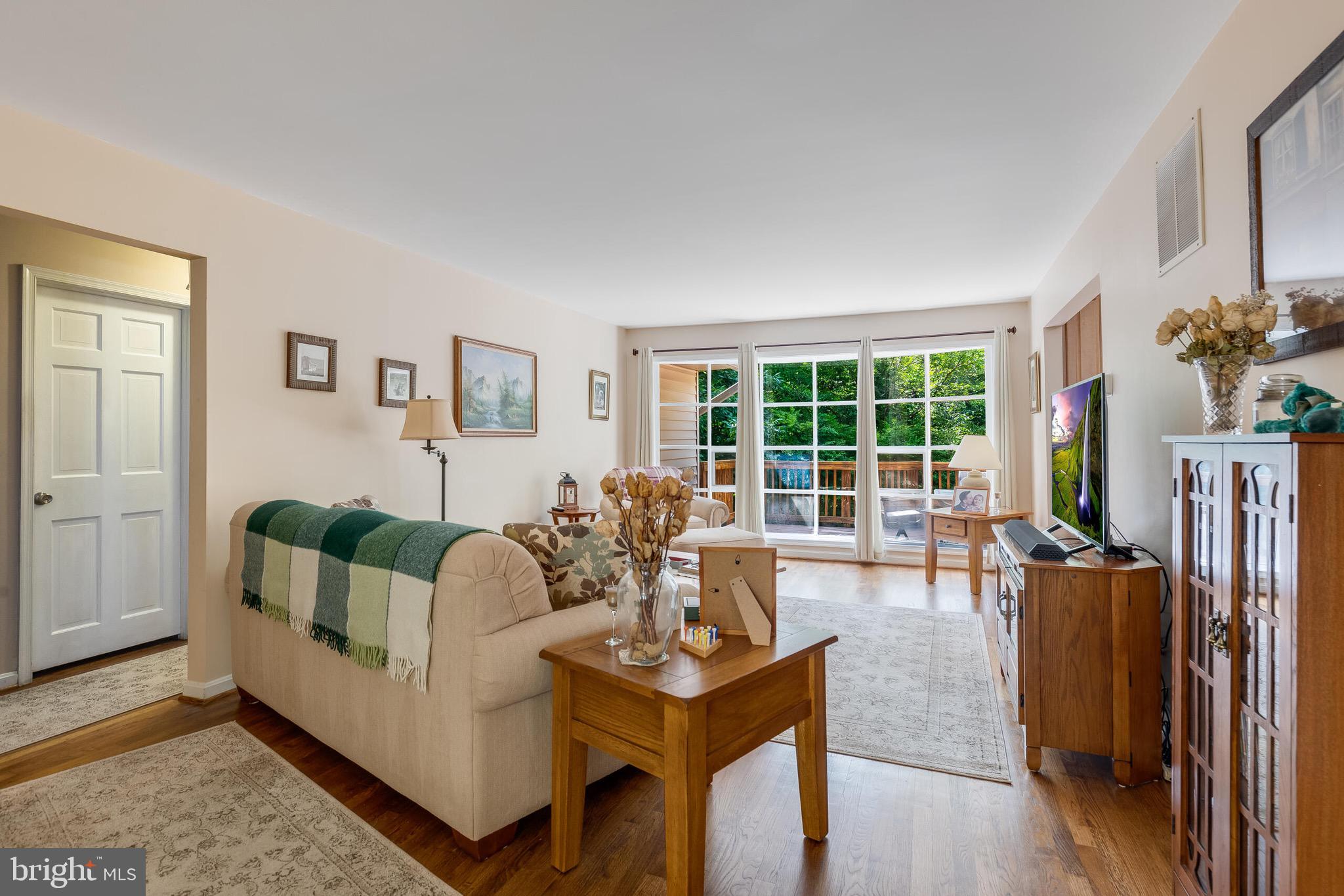6006 MERRYVALE COURT