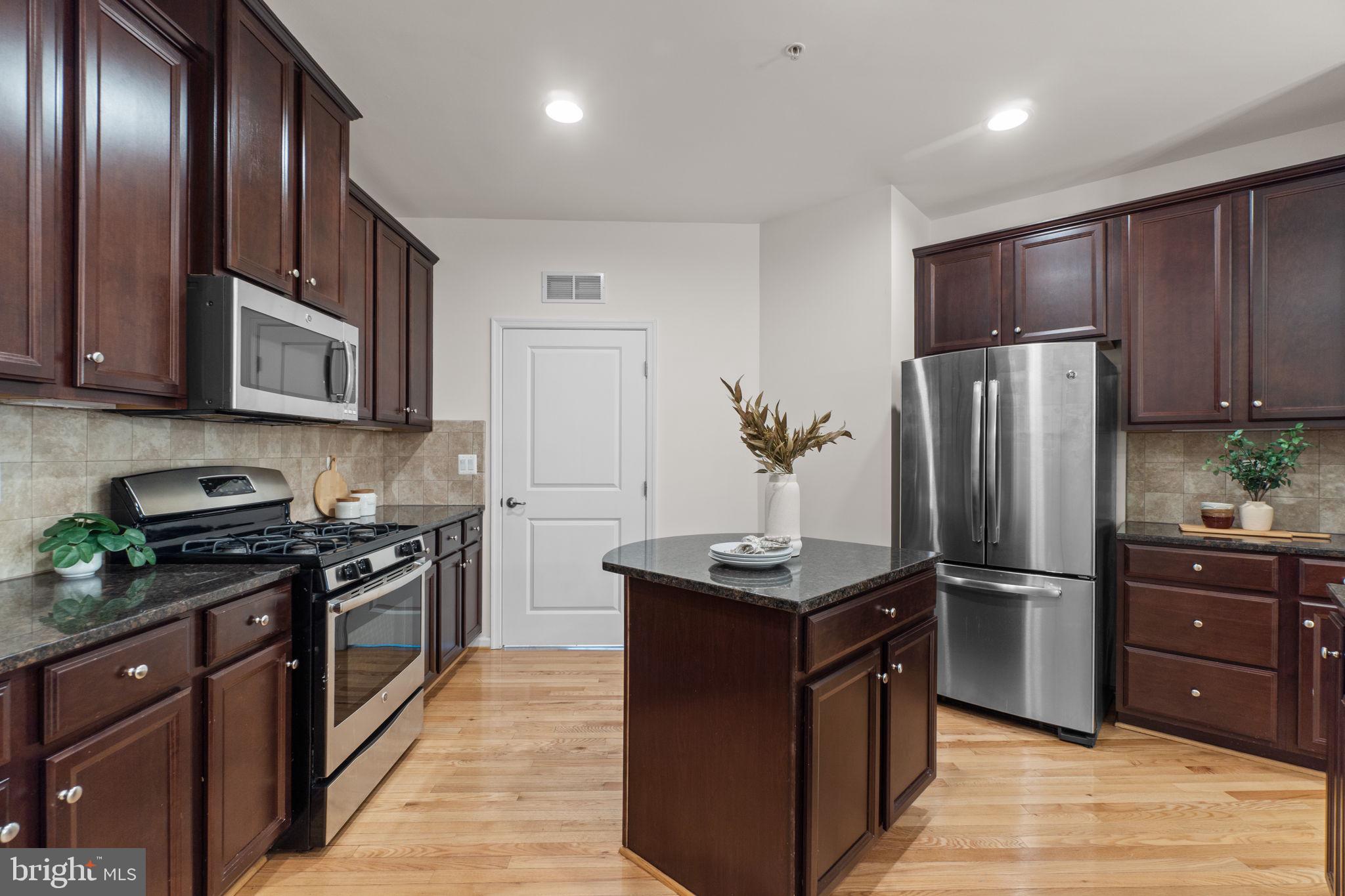 2420 WALKING JANELLE WAY